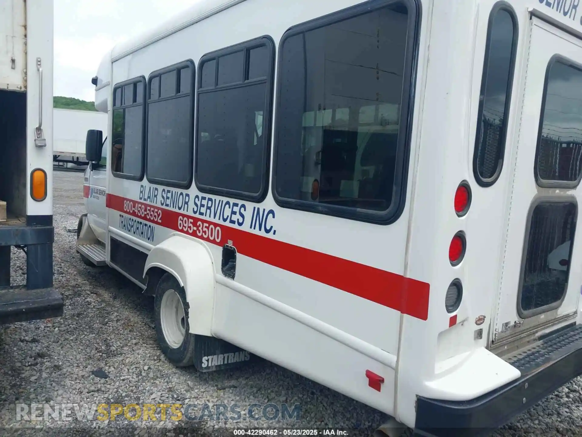 3 Photograph of a damaged car 1FDEE3FSXKDC43811 FORD E-350 CUTAWAY 2019