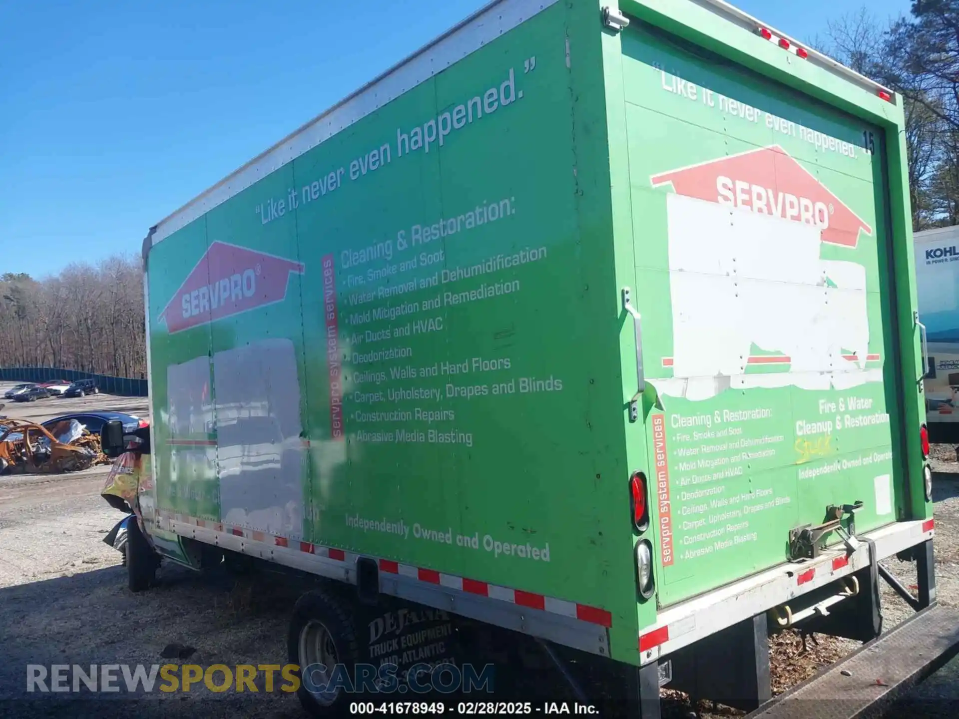 3 Photograph of a damaged car 1FDWE3F6XKDC16924 FORD E-350 CUTAWAY 2019