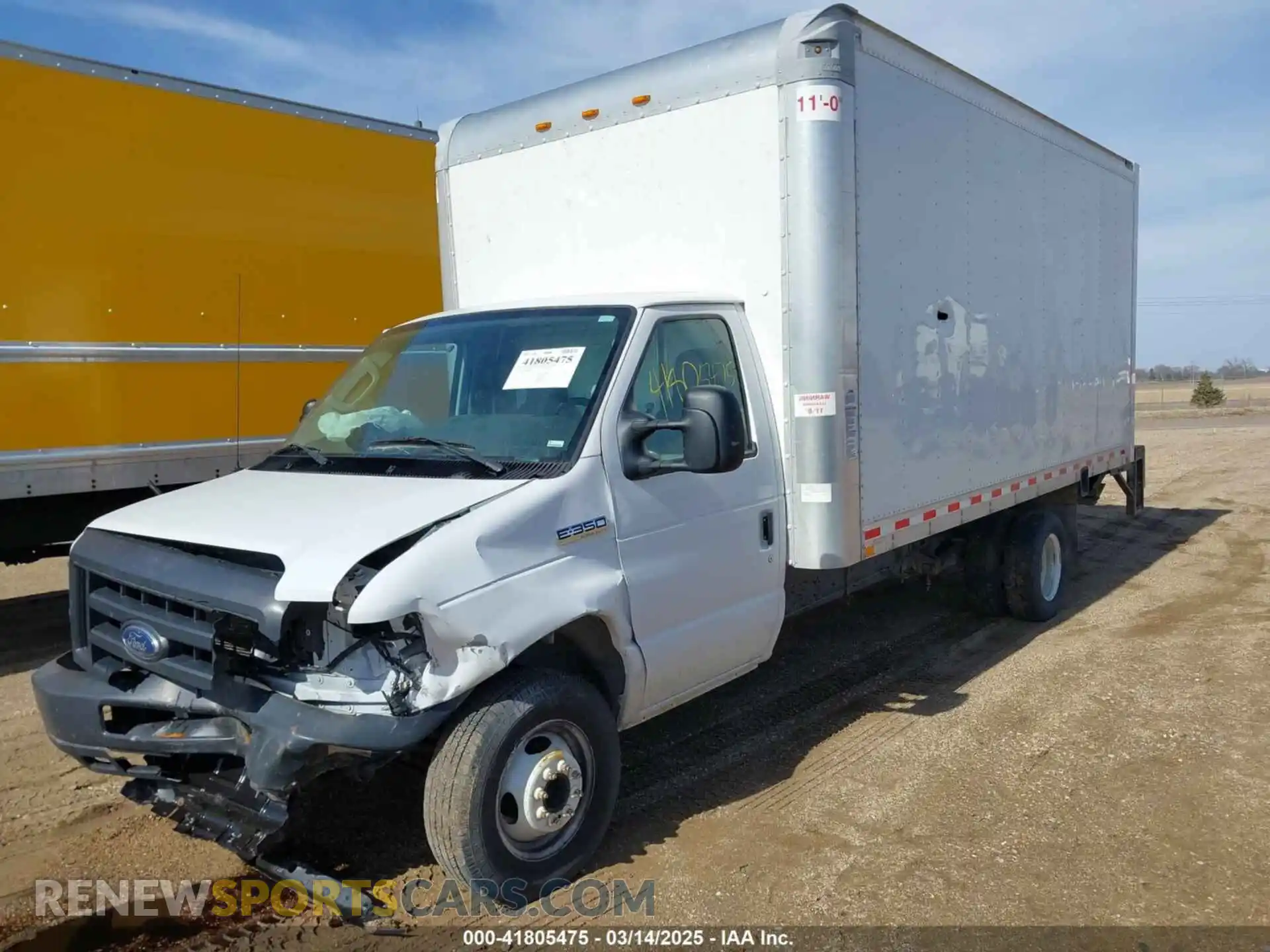 2 Photograph of a damaged car 1FDWE3FSXKDC02583 FORD E-350 CUTAWAY 2019