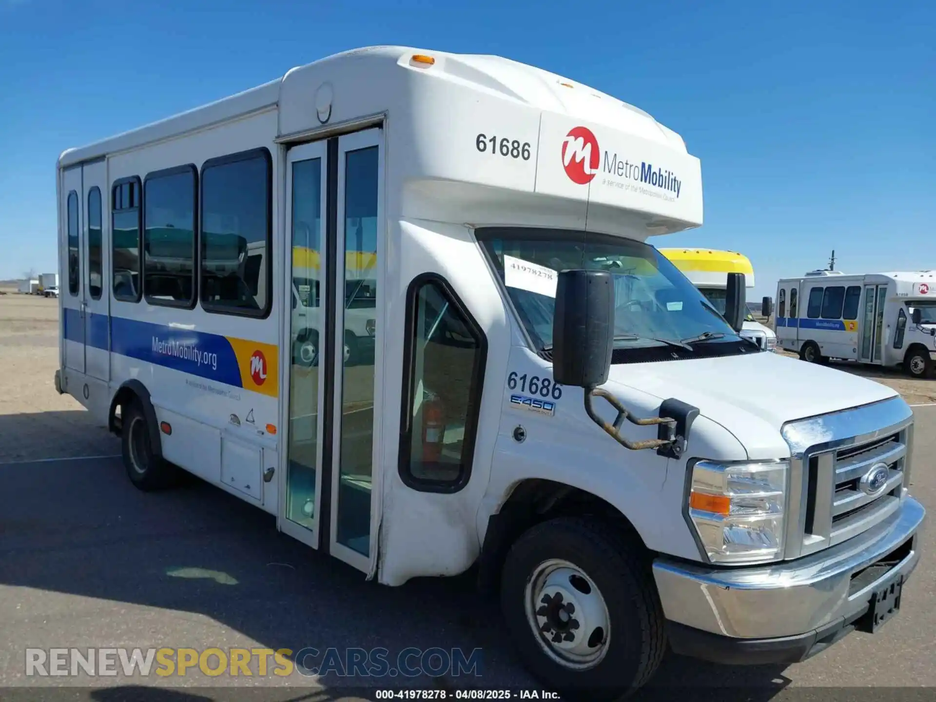 1 fotografías del automóvil dañado 1FDFE4FS2KDC32053 FORD E-450 CUTAWAY 2019
