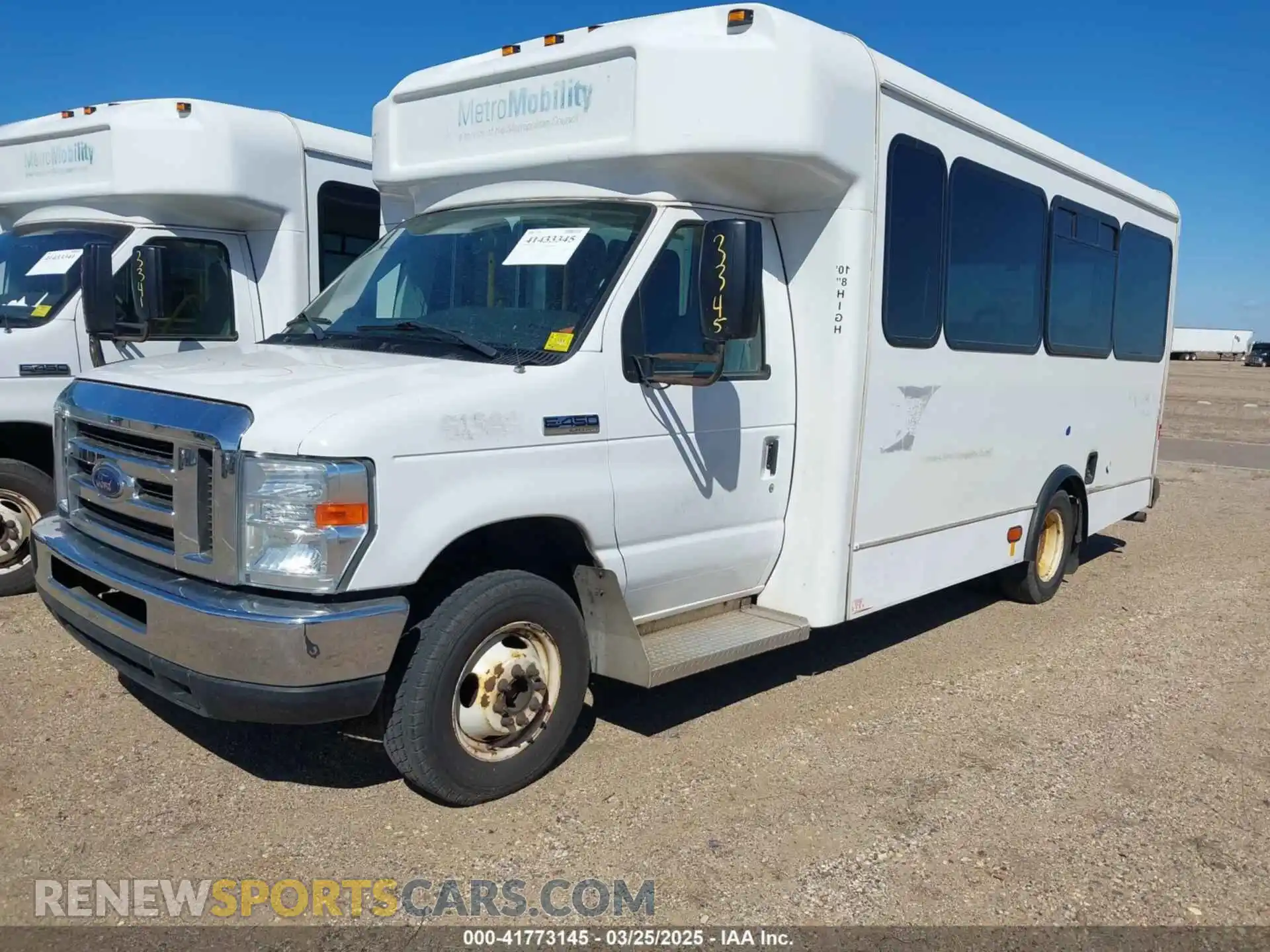 2 Photograph of a damaged car 1FDFE4FS4KDC31017 FORD E-450 CUTAWAY 2019