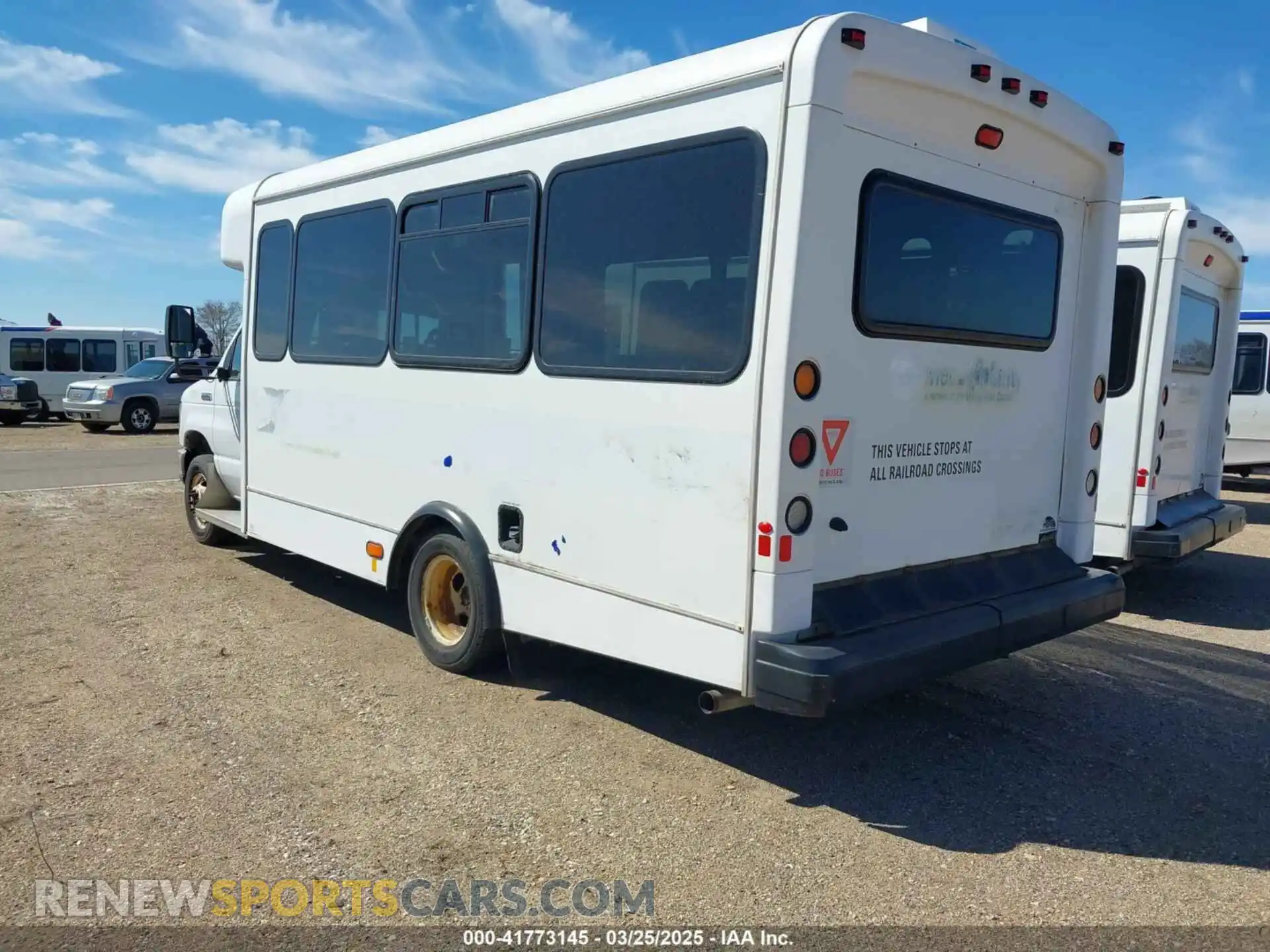 3 Photograph of a damaged car 1FDFE4FS4KDC31017 FORD E-450 CUTAWAY 2019