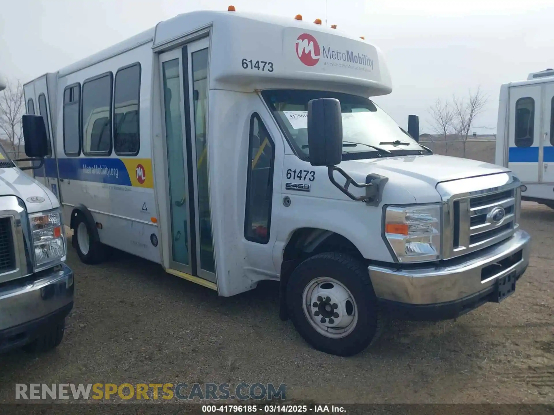 1 Photograph of a damaged car 1FDFE4FS4KDC56693 FORD E-450 CUTAWAY 2019