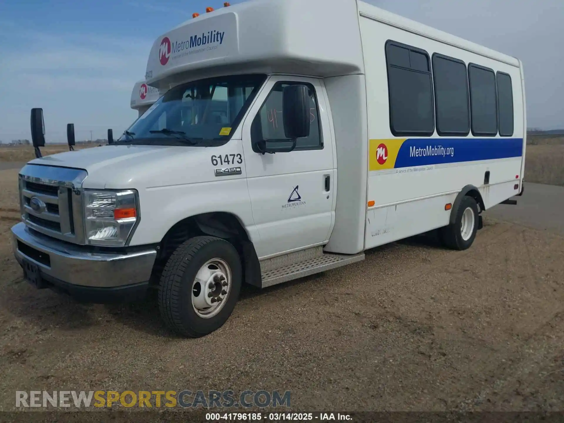 2 Photograph of a damaged car 1FDFE4FS4KDC56693 FORD E-450 CUTAWAY 2019