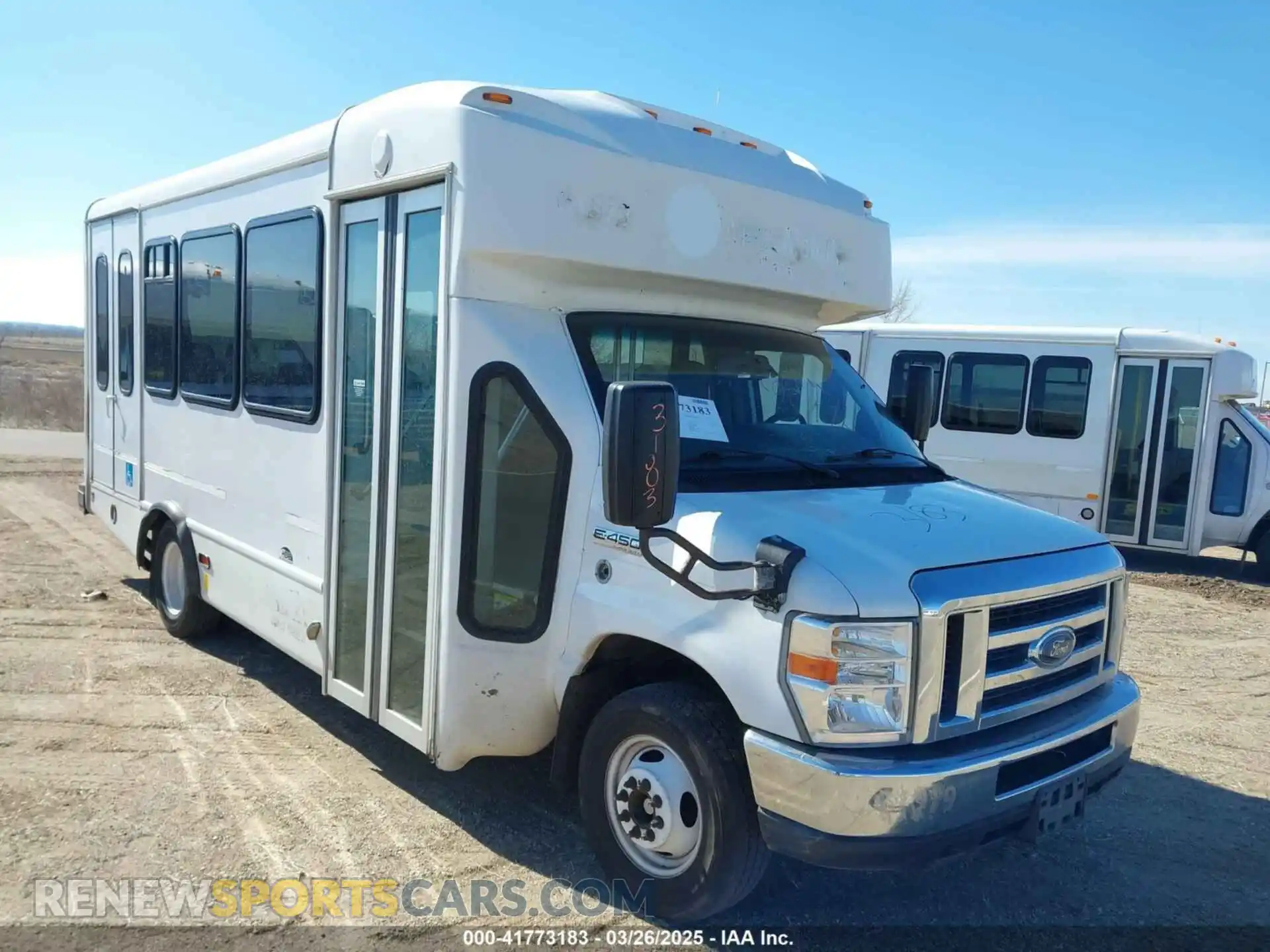 1 Photograph of a damaged car 1FDFE4FS5KDC32046 FORD E-450 CUTAWAY 2019