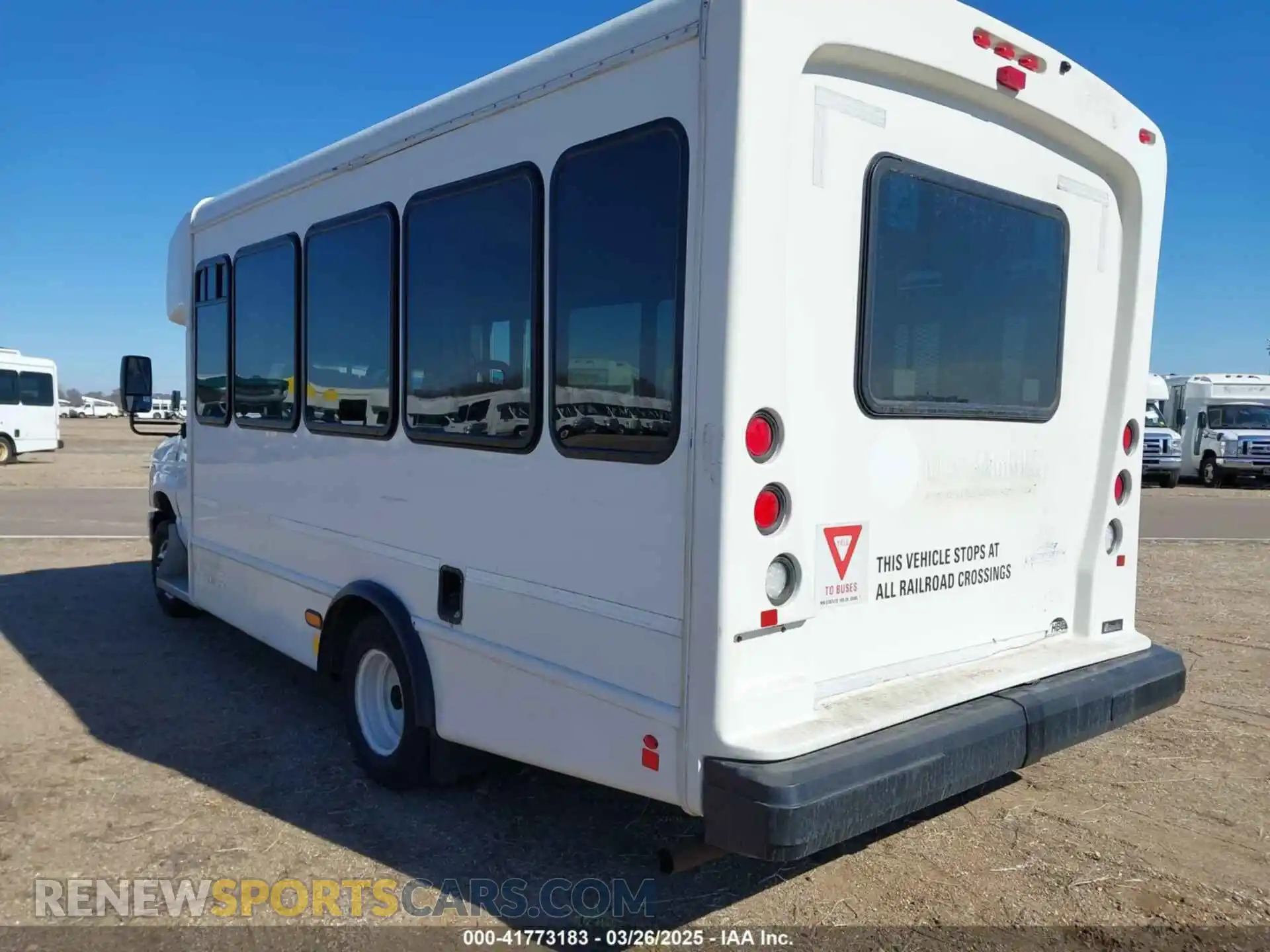 3 Photograph of a damaged car 1FDFE4FS5KDC32046 FORD E-450 CUTAWAY 2019