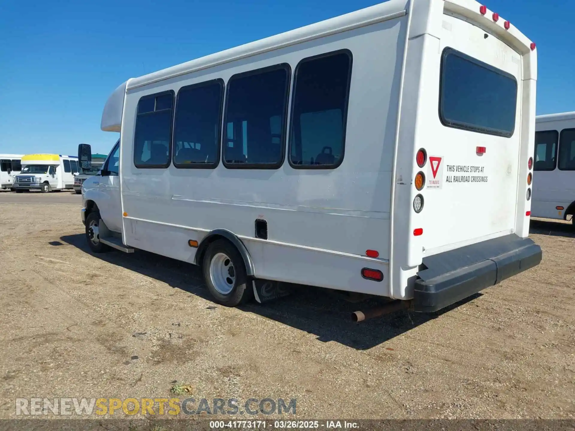 3 Photograph of a damaged car 1FDFE4FS7KDC59667 FORD E-450 CUTAWAY 2019