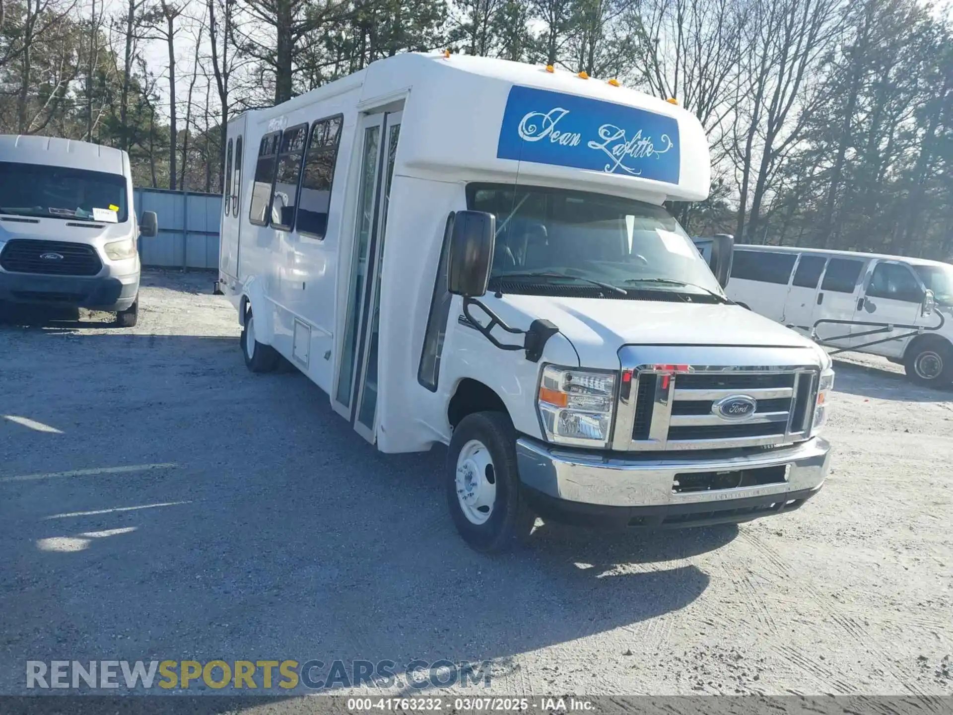 1 Photograph of a damaged car 1FDFE4FS9KDC07361 FORD E-450 CUTAWAY 2019