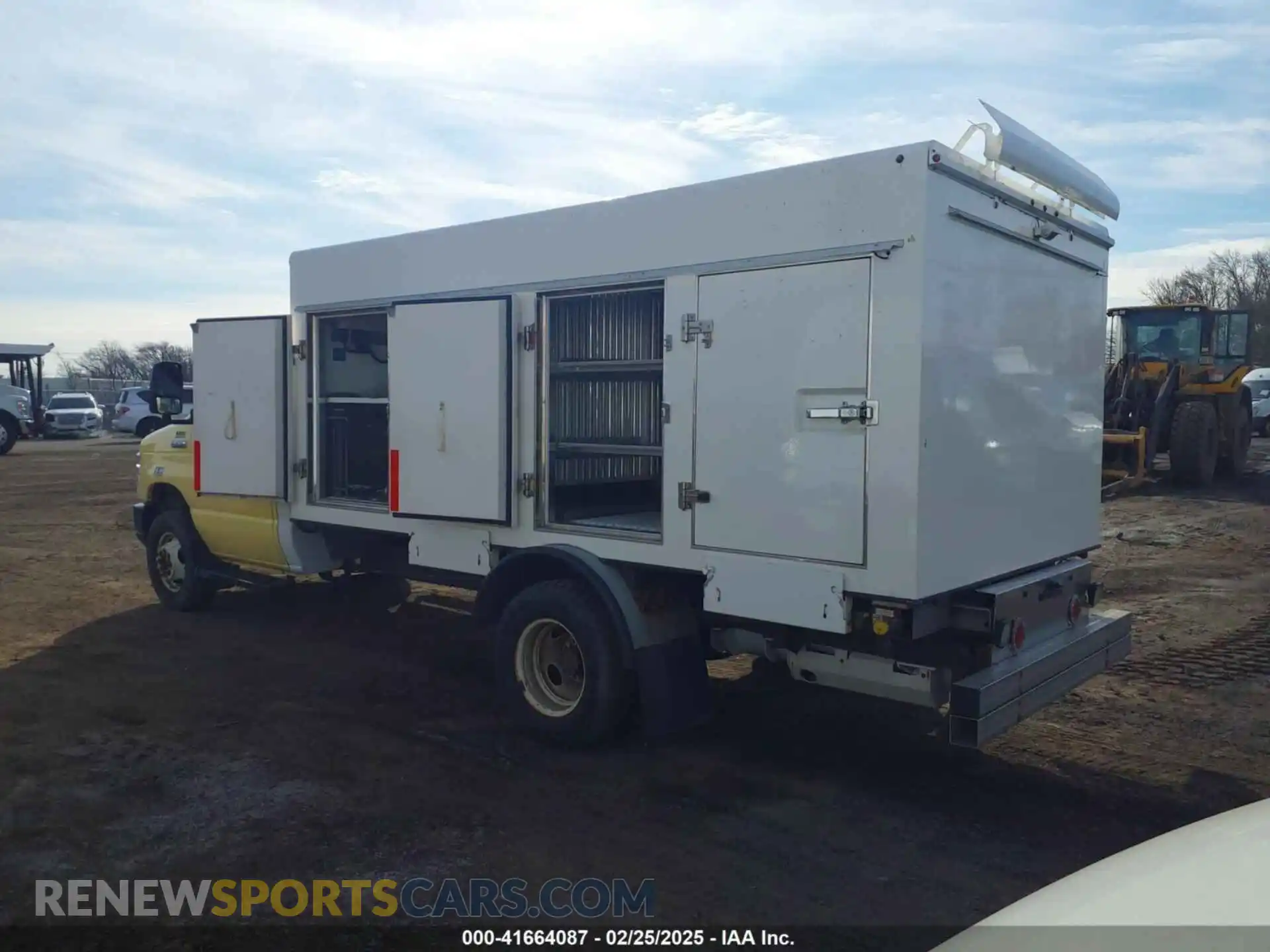 3 fotografías del automóvil dañado 1FDXE4FS4KDC52244 FORD E-450 CUTAWAY 2019