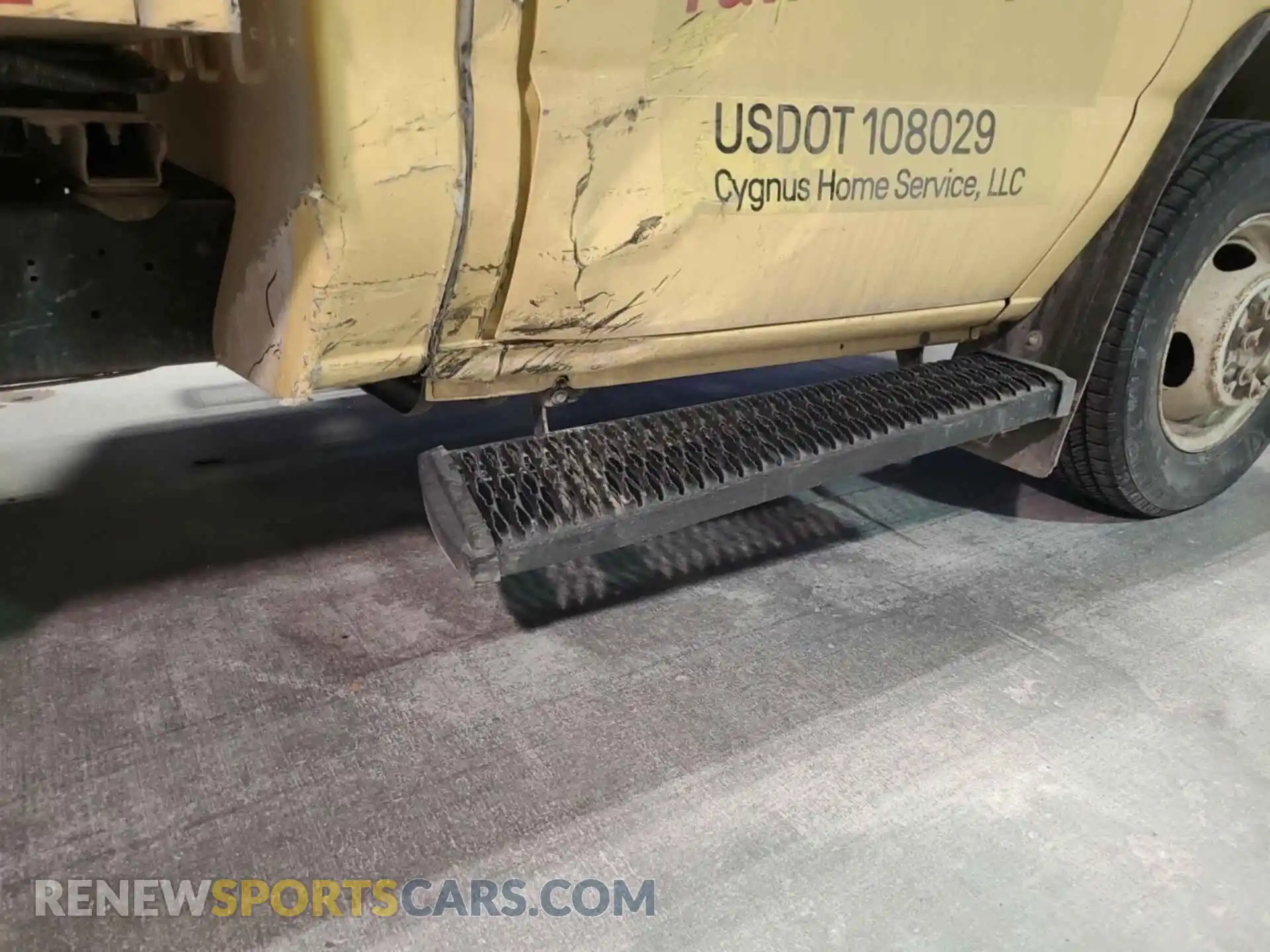 3 Photograph of a damaged car 1FDXE4FS6KDC57722 FORD E-450 CUTAWAY 2019
