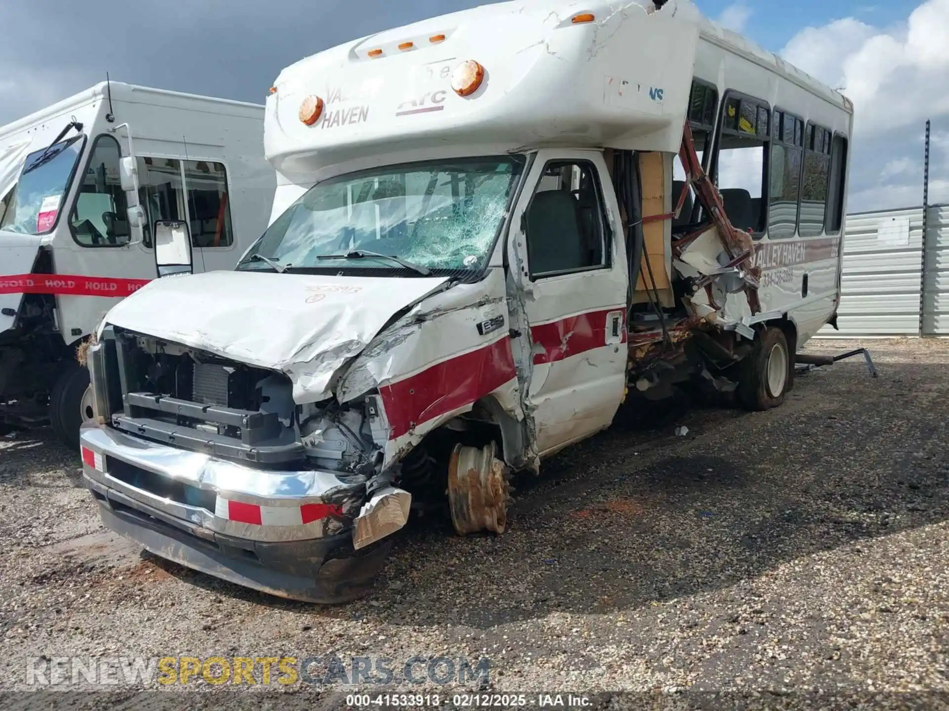 2 Photograph of a damaged car 1FDFE4FN7NDC11567 FORD E-450 CUTAWAY 2022