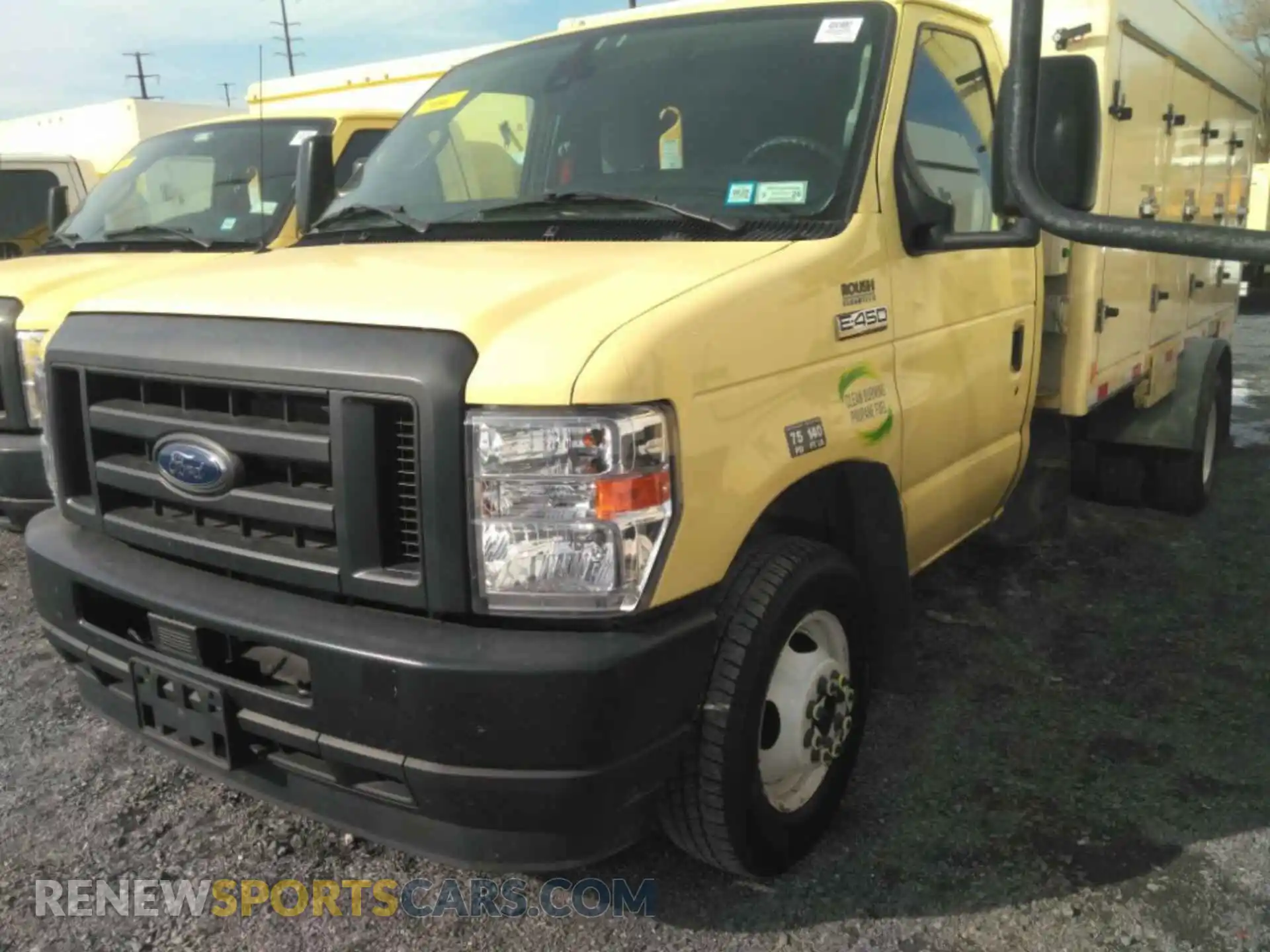 2 fotografías del automóvil dañado 1FDXE4FN0NDC26450 FORD E-450 CUTAWAY 2022