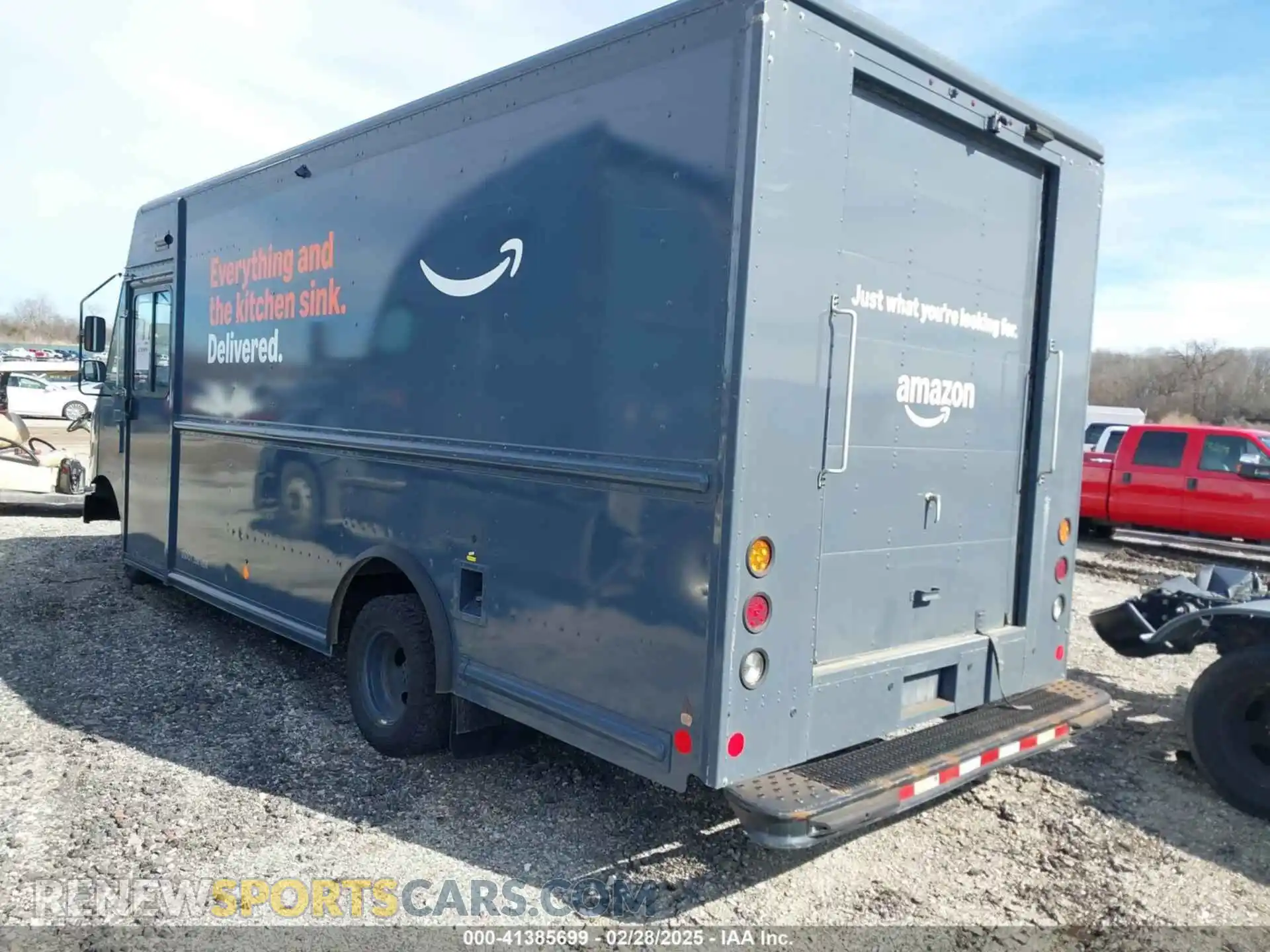 3 Photograph of a damaged car 1FC3E4K63KDC51596 FORD E-450 STRIPPED 2019
