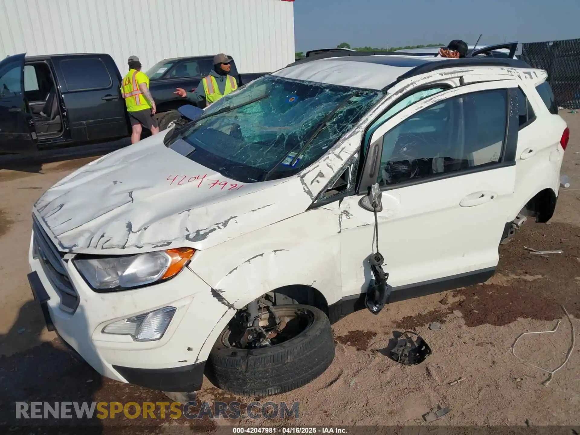 2 fotografías del automóvil dañado MAJ3S2GE2MC439943 FORD ECOSPORT 2021