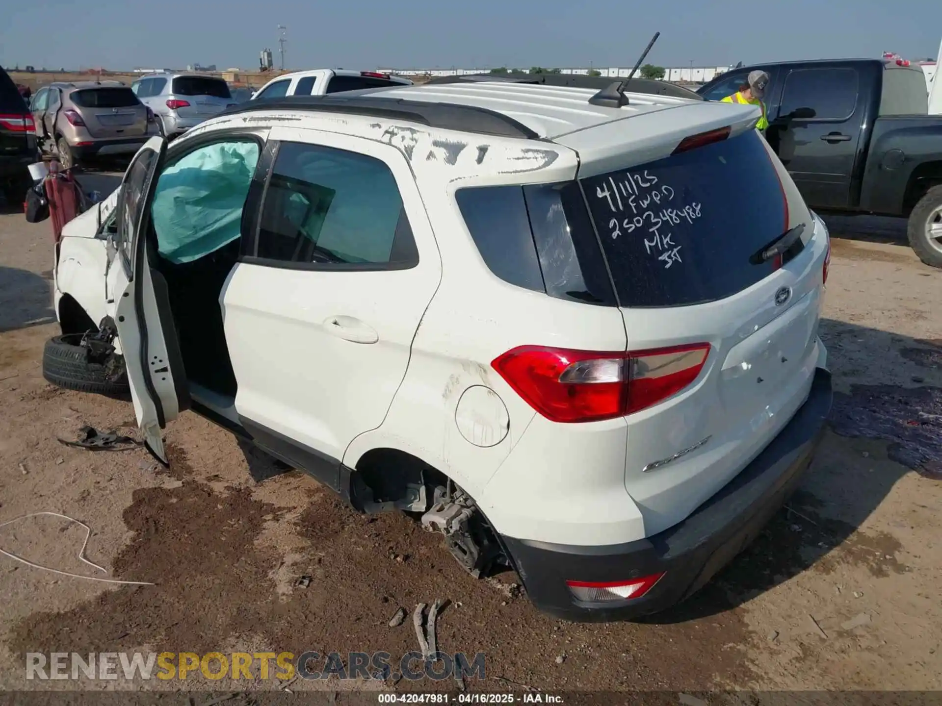 3 fotografías del automóvil dañado MAJ3S2GE2MC439943 FORD ECOSPORT 2021