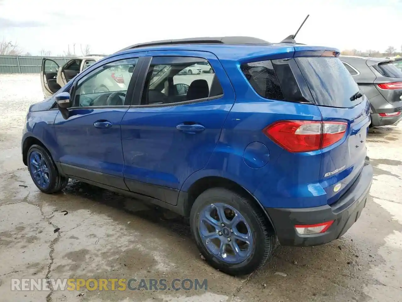 2 fotografías del automóvil dañado MAJ3S2GE8MC395768 FORD ECOSPORT 2021