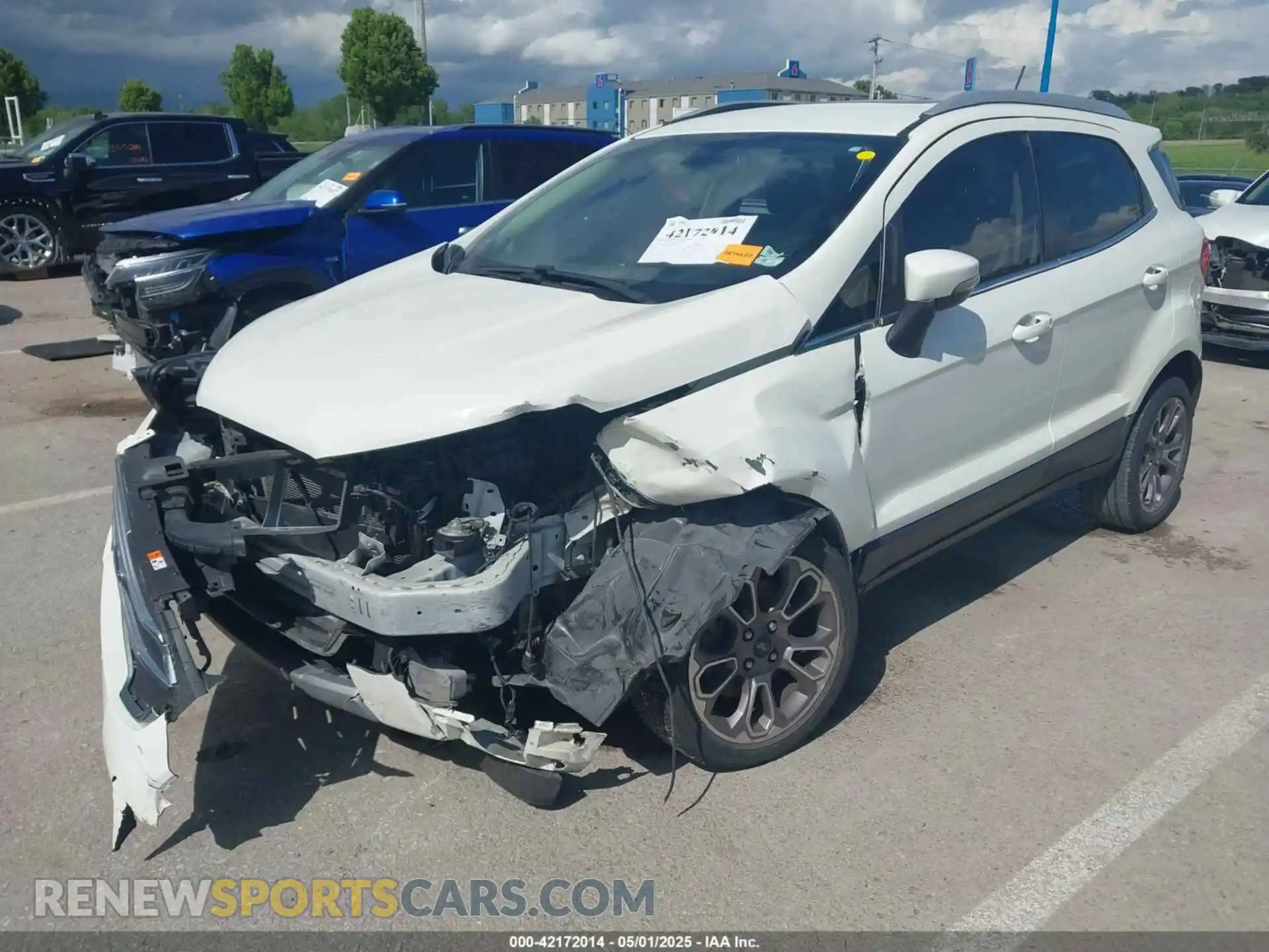 2 fotografías del automóvil dañado MAJ3S2KE3MC400477 FORD ECOSPORT 2021