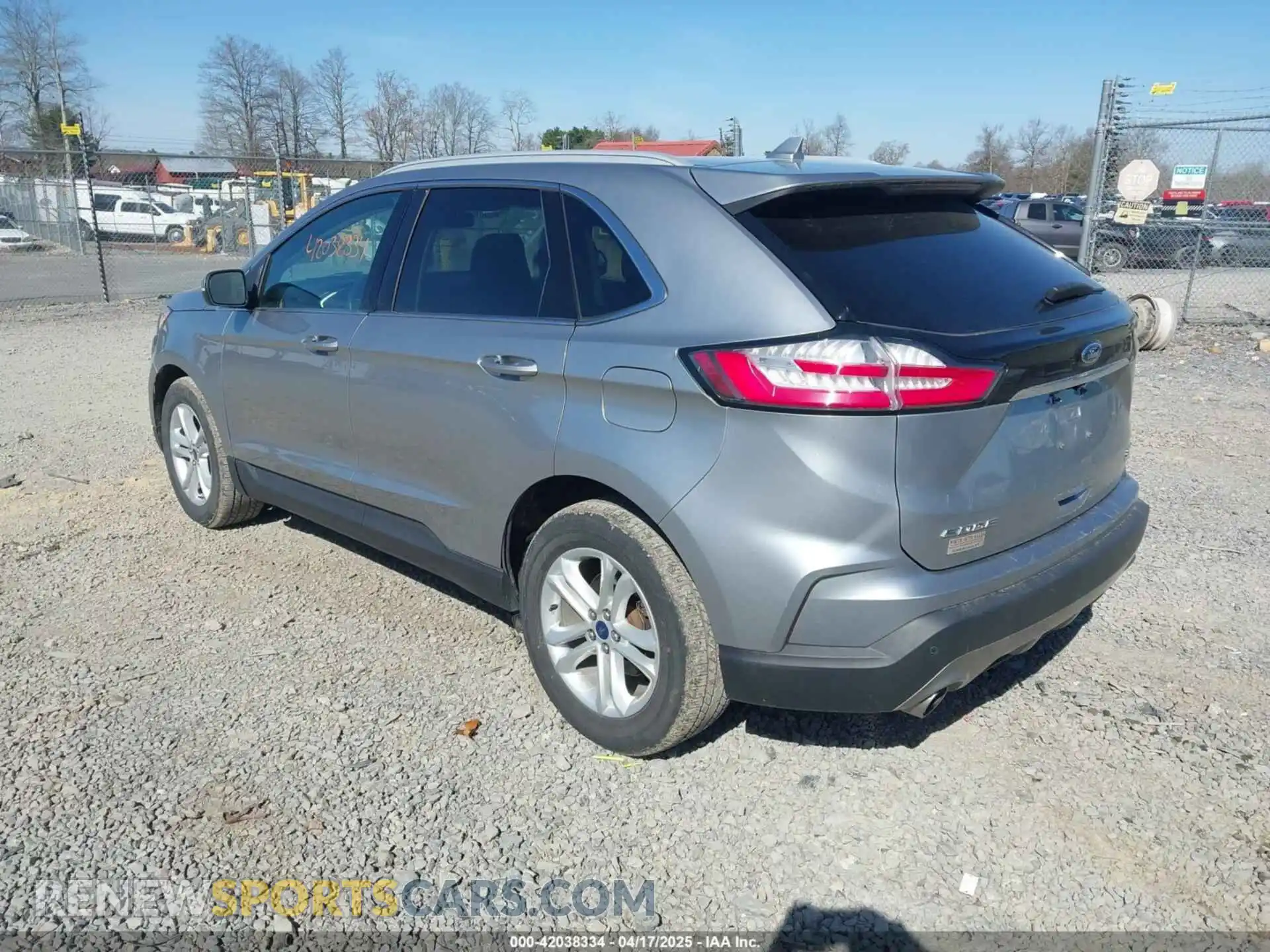 3 Photograph of a damaged car 2FMPK4J93LBB01318 FORD EDGE 2020