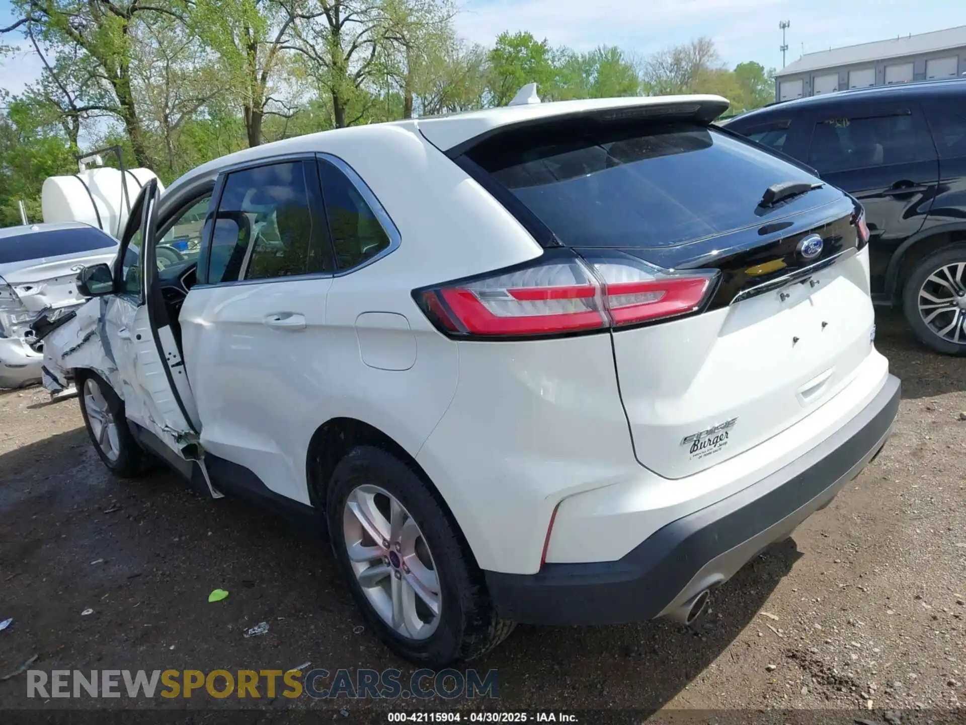 3 Photograph of a damaged car 2FMPK4J9XLBA07663 FORD EDGE 2020