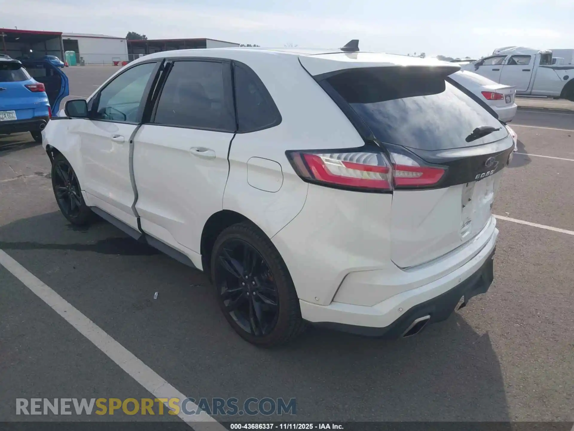 3 Photograph of a damaged car 2FMPK4AP8MBA65982 FORD EDGE 2021