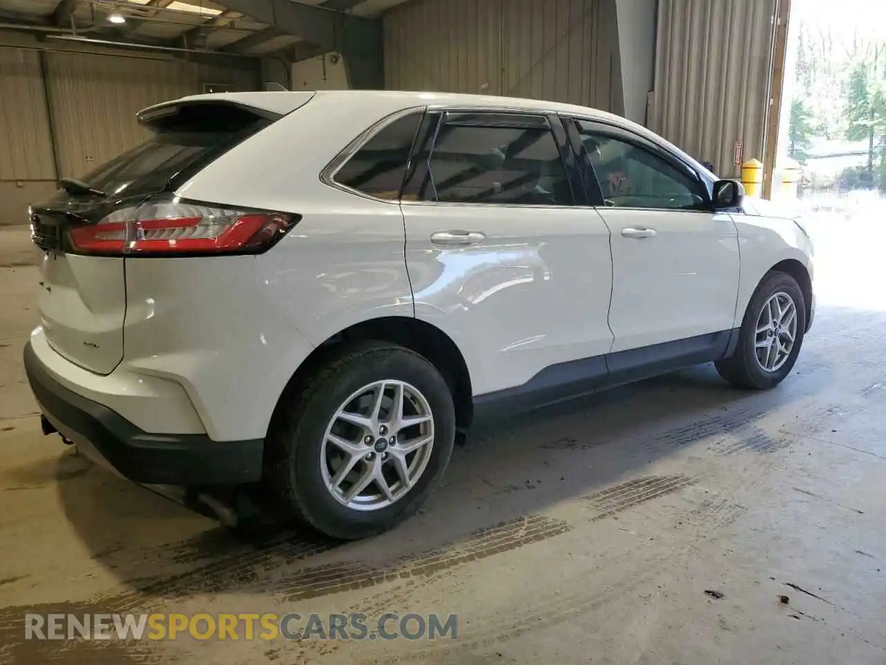 3 Photograph of a damaged car 2FMPK4J92MBA60357 FORD EDGE 2021