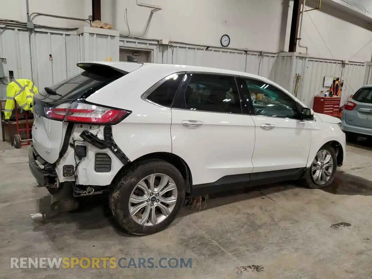 3 Photograph of a damaged car 2FMPK4K97MBA27742 FORD EDGE 2021