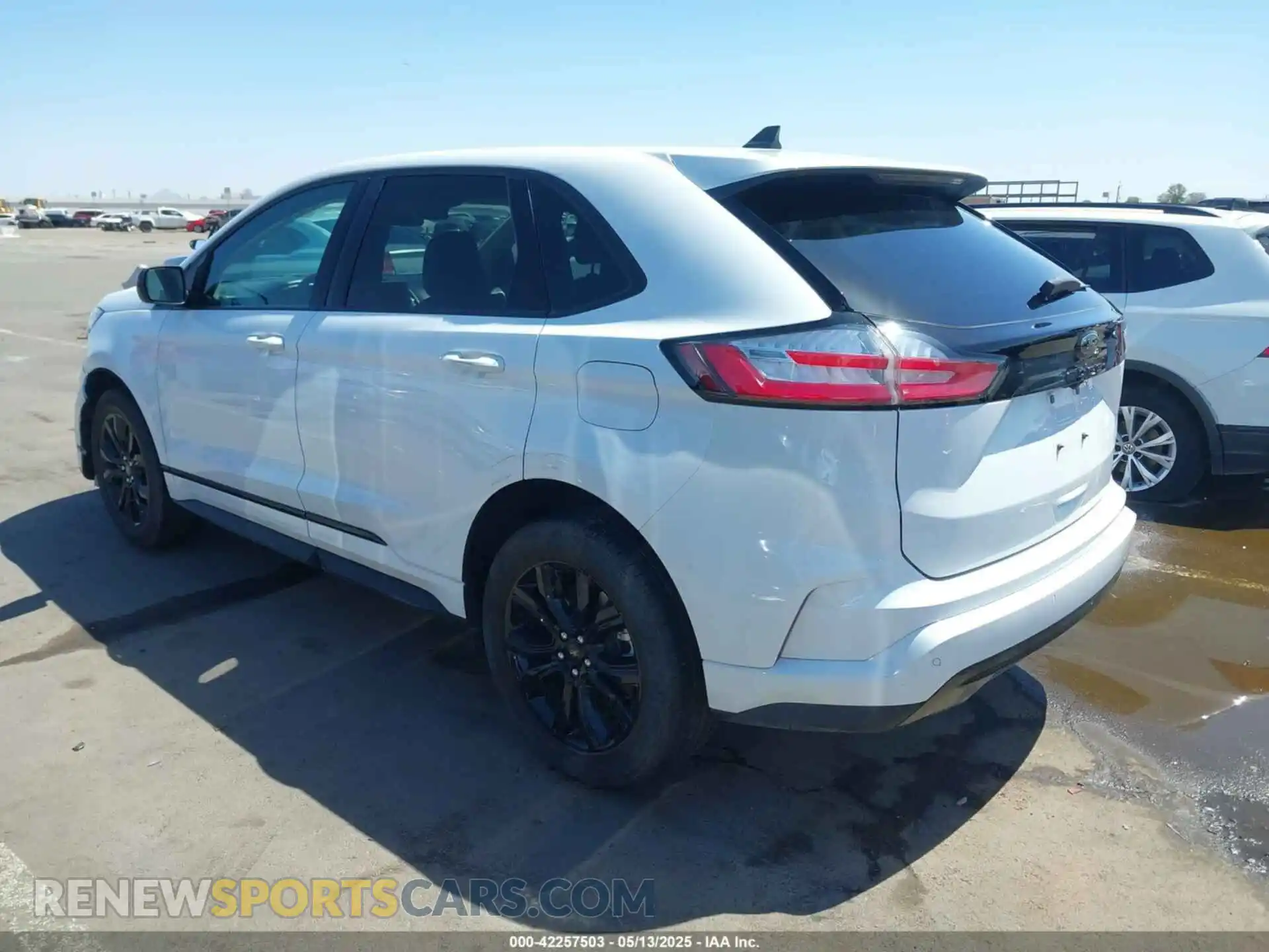 3 Photograph of a damaged car 2FMPK4G90NBA56252 FORD EDGE 2022