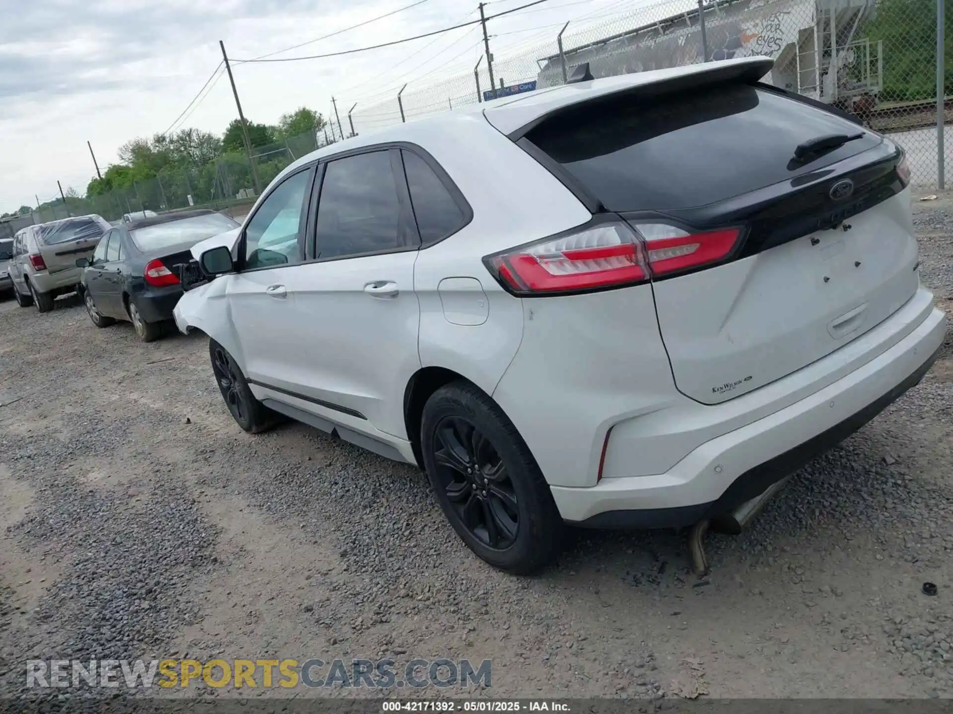 3 Photograph of a damaged car 2FMPK4G96NBA59575 FORD EDGE 2022