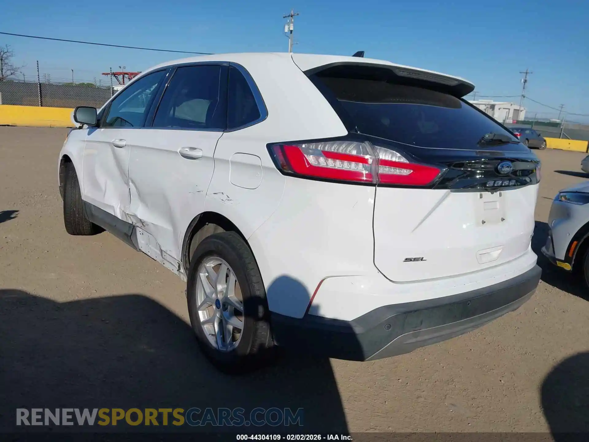 3 Photograph of a damaged car 2FMPK4J91NBA15685 FORD EDGE 2022