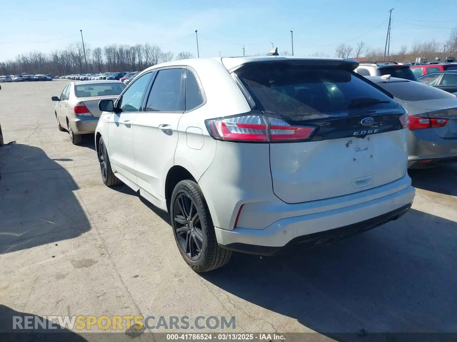 3 Photograph of a damaged car 2FMPK4J92NBA59940 FORD EDGE 2022