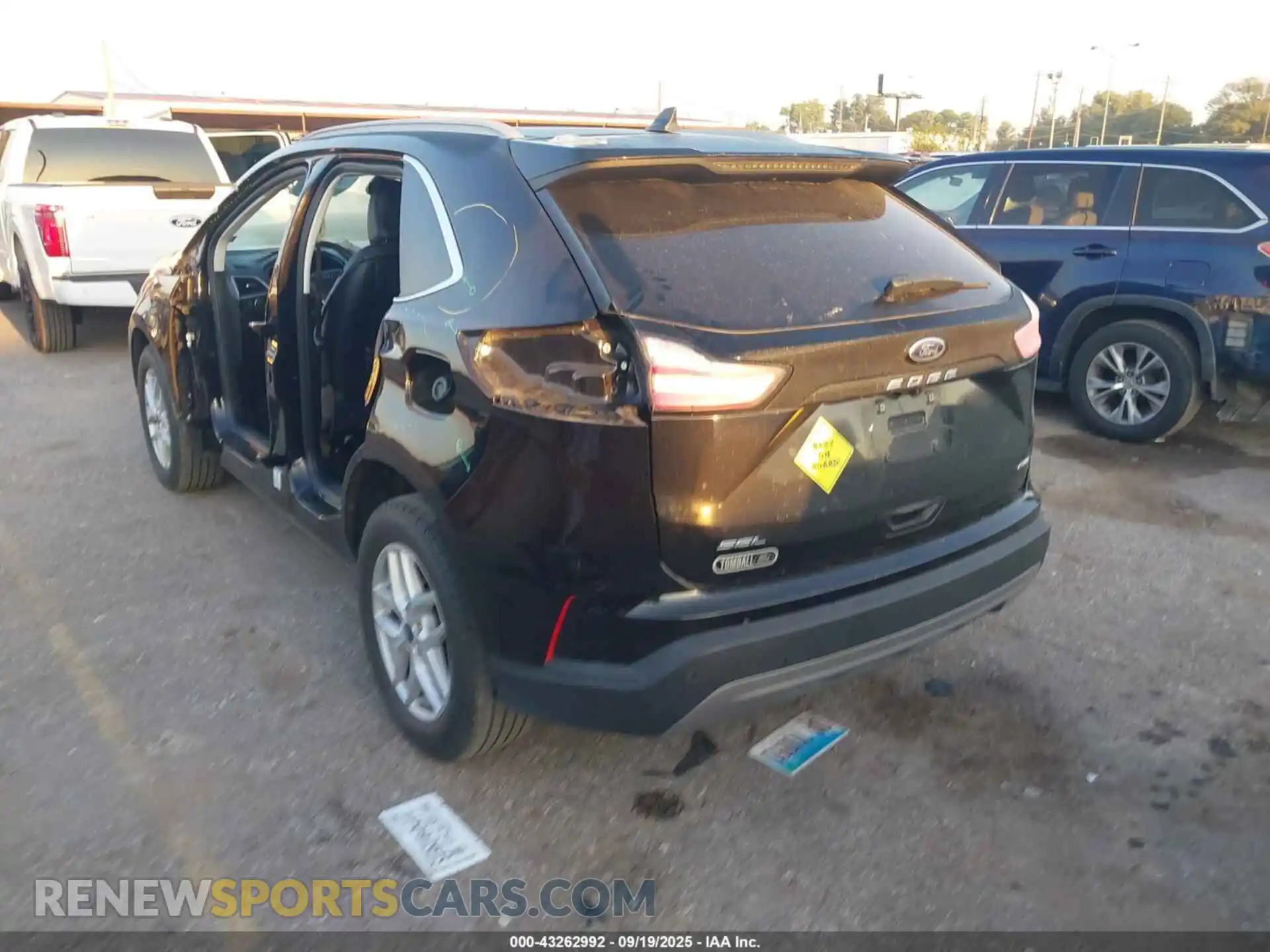3 Фотография поврежденного автомобиля 2FMPK4J93NBA21679 FORD EDGE 2022
