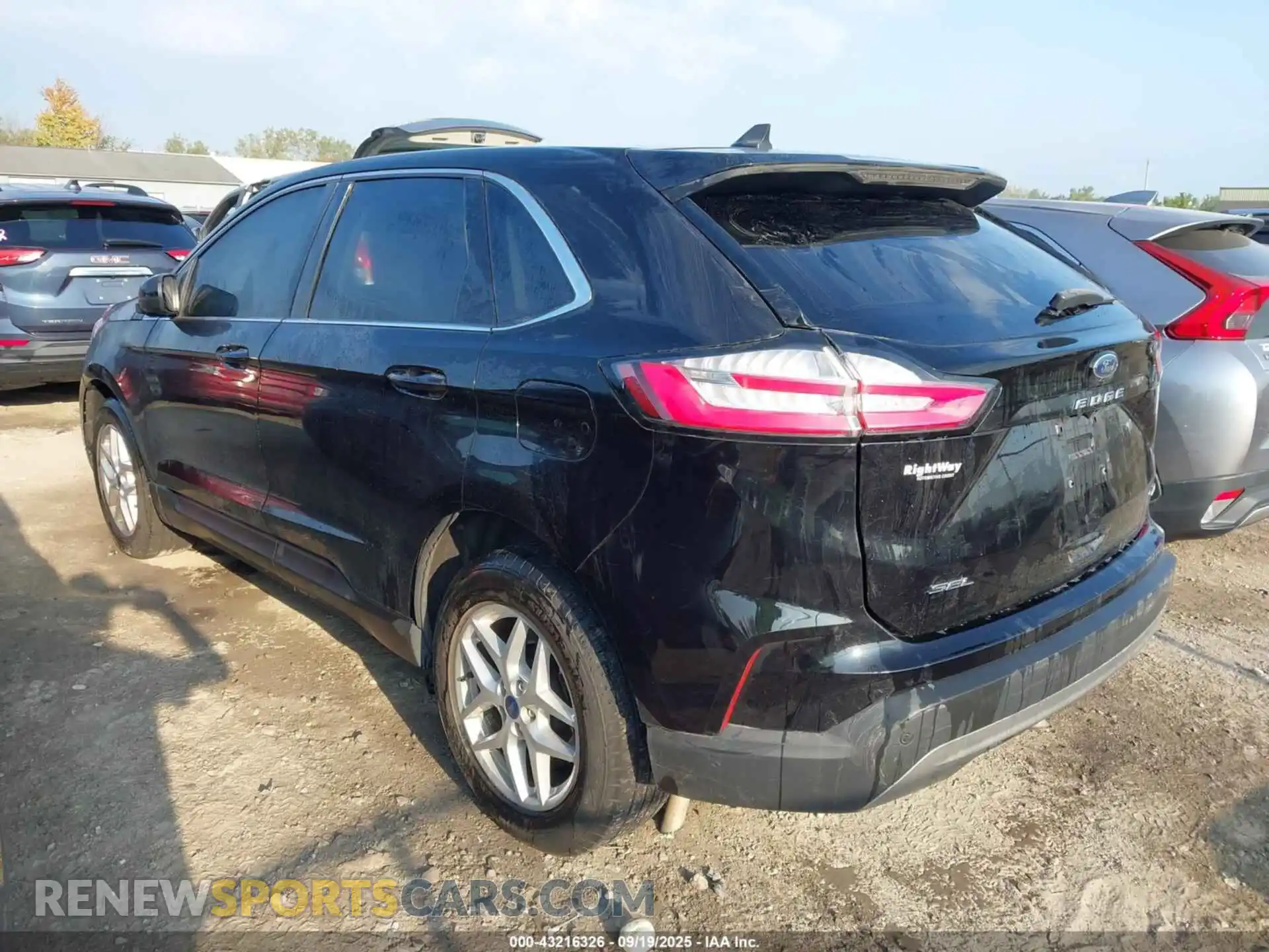 3 Photograph of a damaged car 2FMPK4J93NBA37221 FORD EDGE 2022