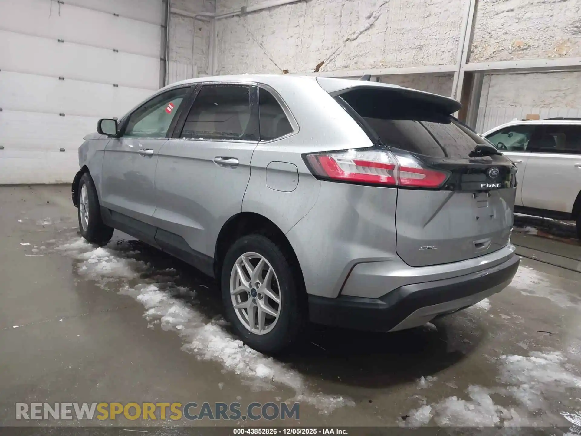 3 Photograph of a damaged car 2FMPK4J94NBA60667 FORD EDGE 2022