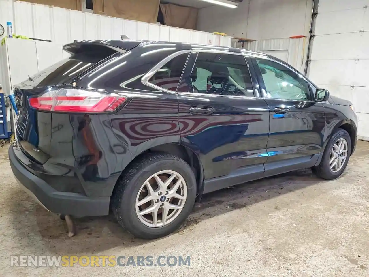 3 Photograph of a damaged car 2FMPK4J94NBA91062 FORD EDGE 2022