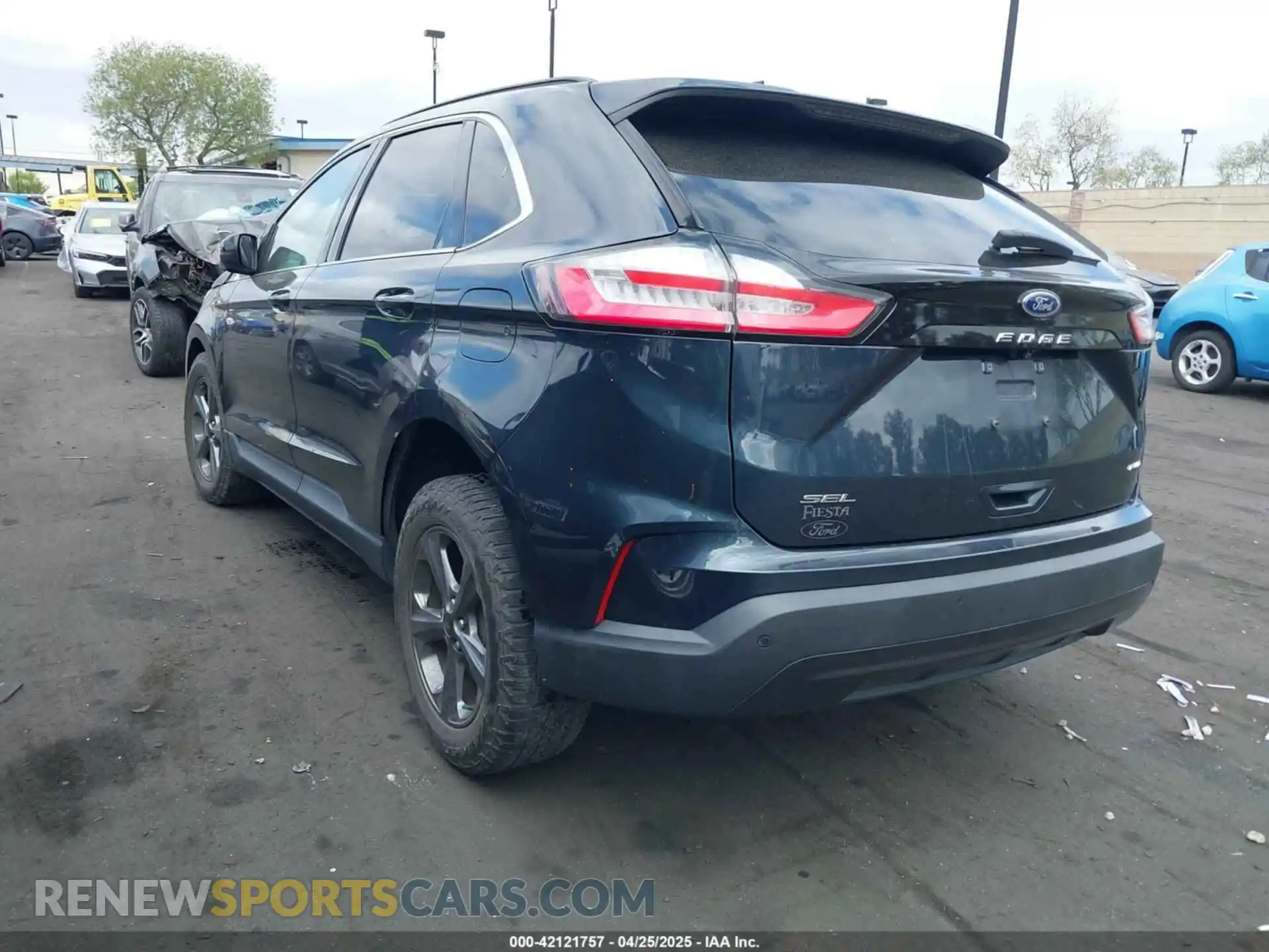 3 Photograph of a damaged car 2FMPK4J9XNBA02739 FORD EDGE 2022