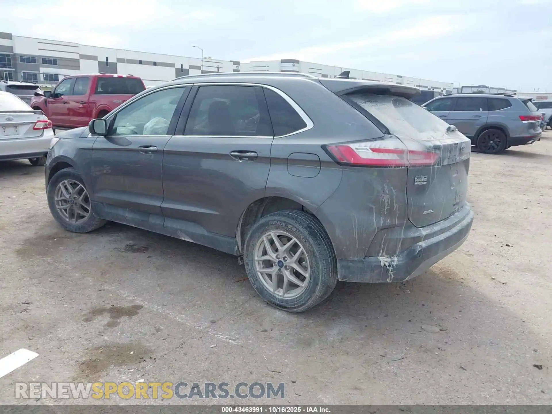 3 Photograph of a damaged car 2FMPK4J9XNBA89879 FORD EDGE 2022