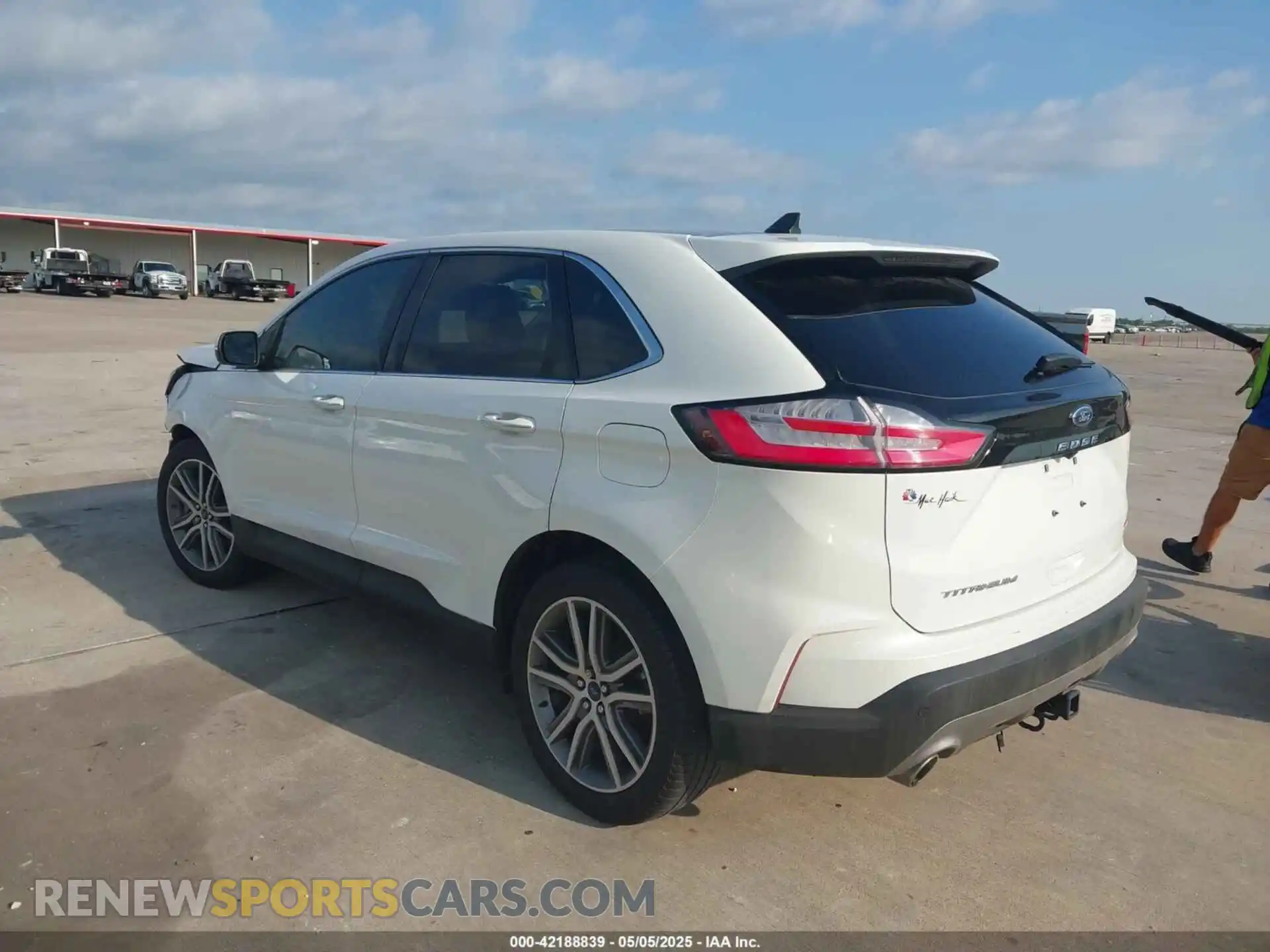 3 Photograph of a damaged car 2FMPK4K94NBA70551 FORD EDGE 2022