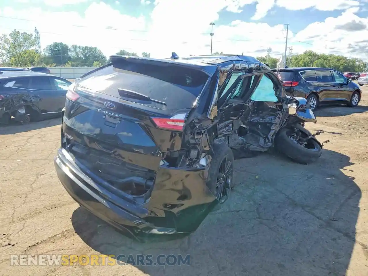 3 Фотография поврежденного автомобиля 2FMPK4J97PBA18173 FORD EDGE 2023