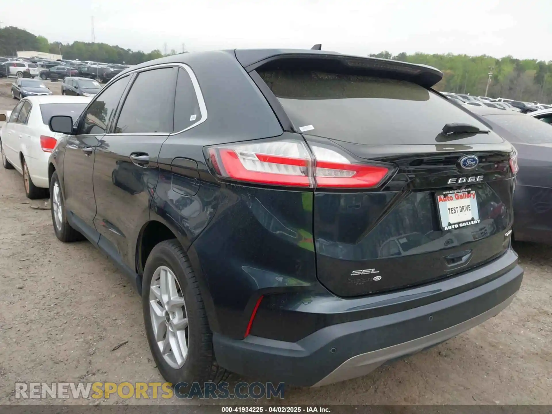 3 Photograph of a damaged car 2FMPK4J9XPBA00539 FORD EDGE 2023