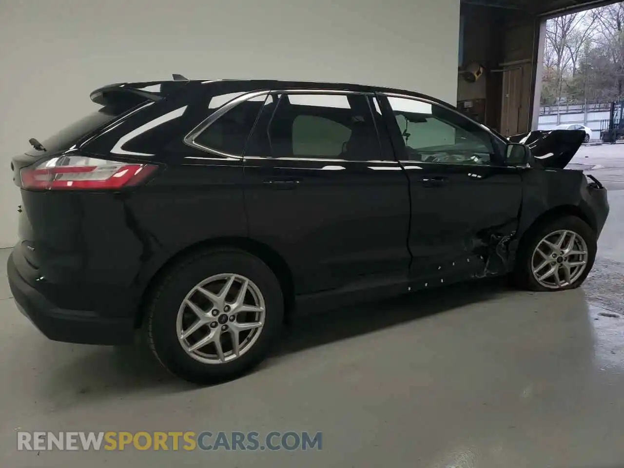 3 Photograph of a damaged car 2FMPK4J9XPBA46971 FORD EDGE 2023