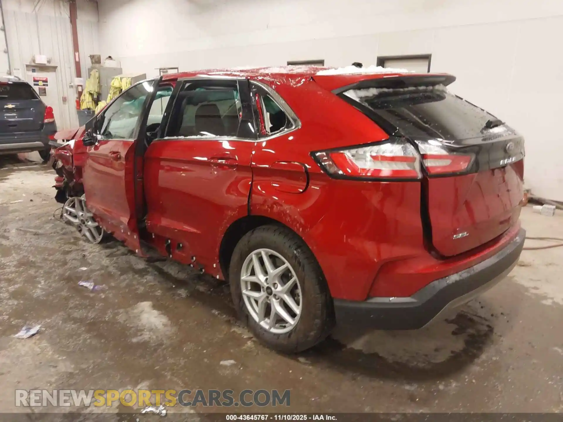 3 Photograph of a damaged car 2FMPK4J90RBB07859 FORD EDGE 2024