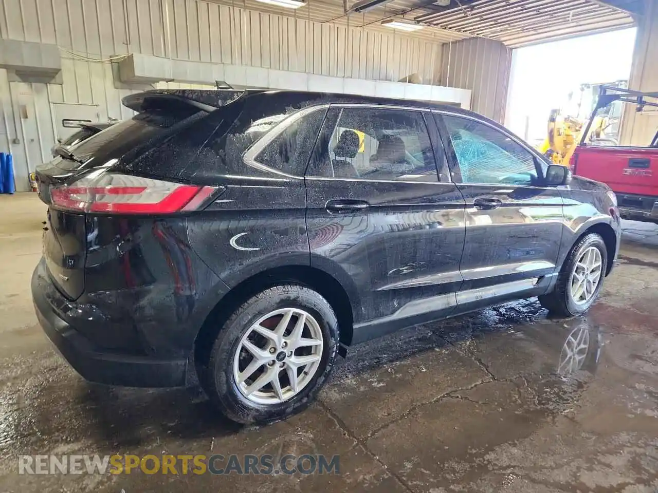 3 Photograph of a damaged car 2FMPK4J91RBA09763 FORD EDGE 2024