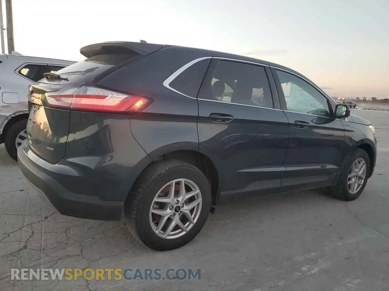 3 Photograph of a damaged car 2FMPK4J92RBA26362 FORD EDGE 2024