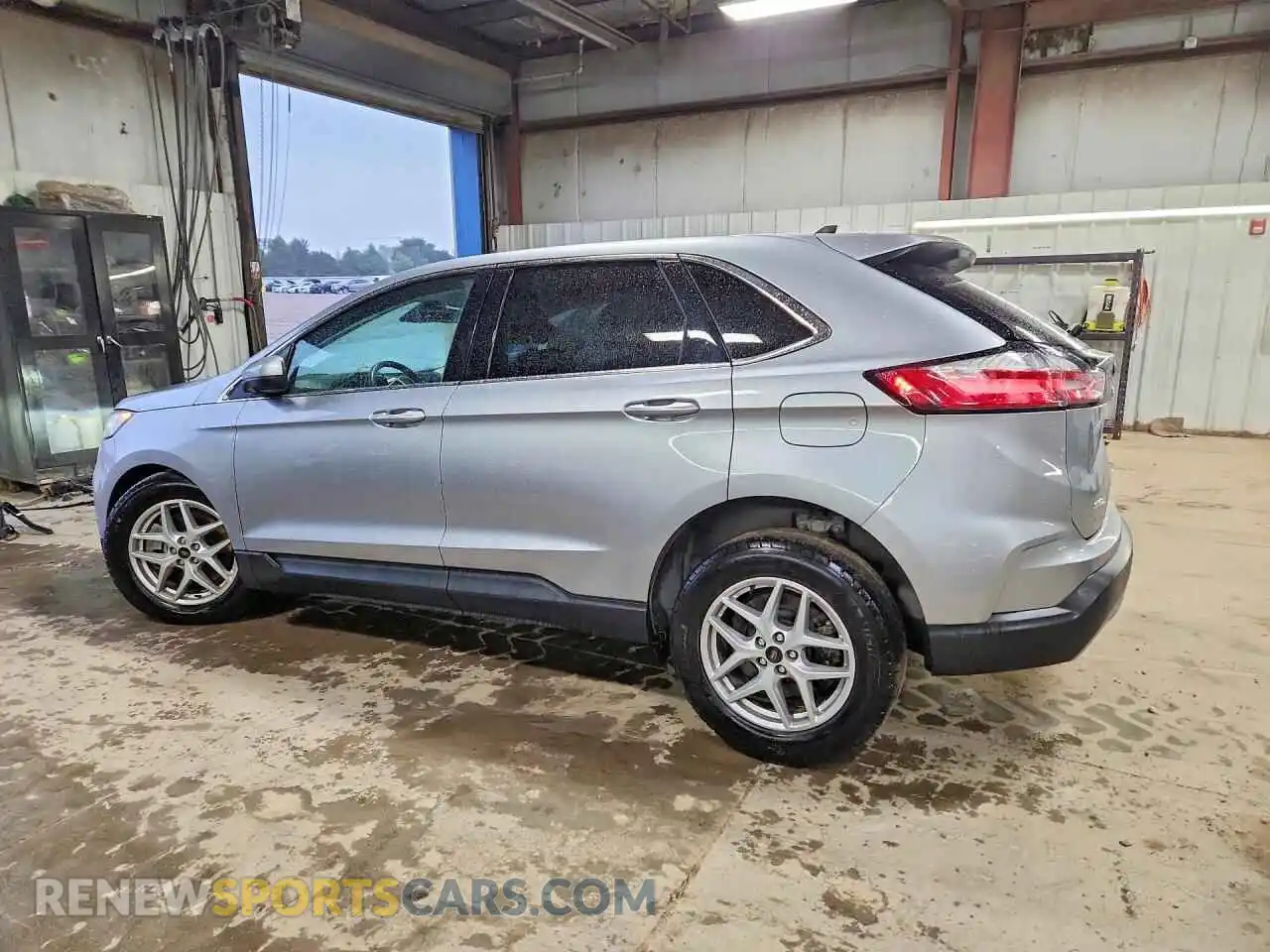 2 Photograph of a damaged car 2FMPK4J92RBA97495 FORD EDGE 2024