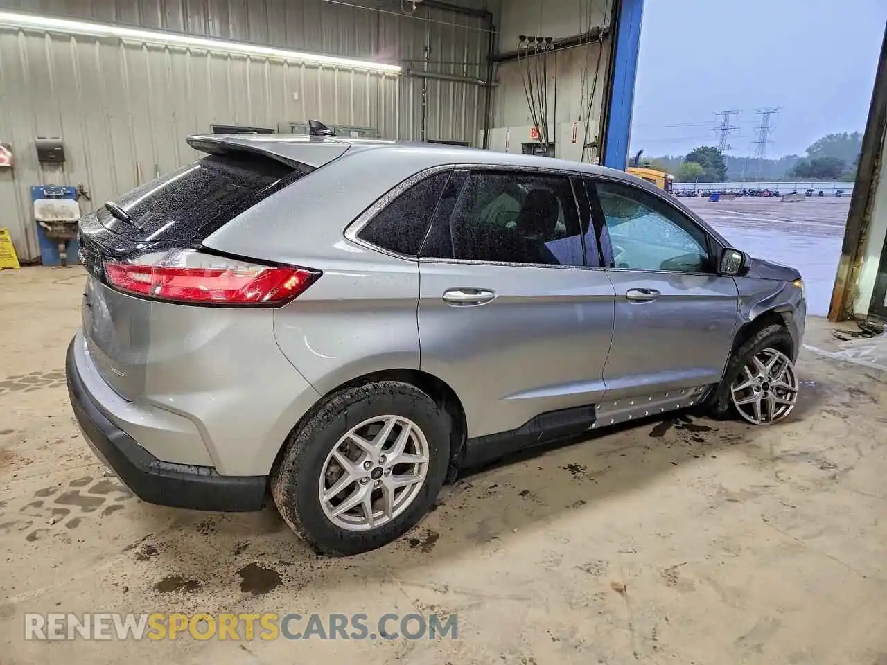 3 Photograph of a damaged car 2FMPK4J92RBA97495 FORD EDGE 2024