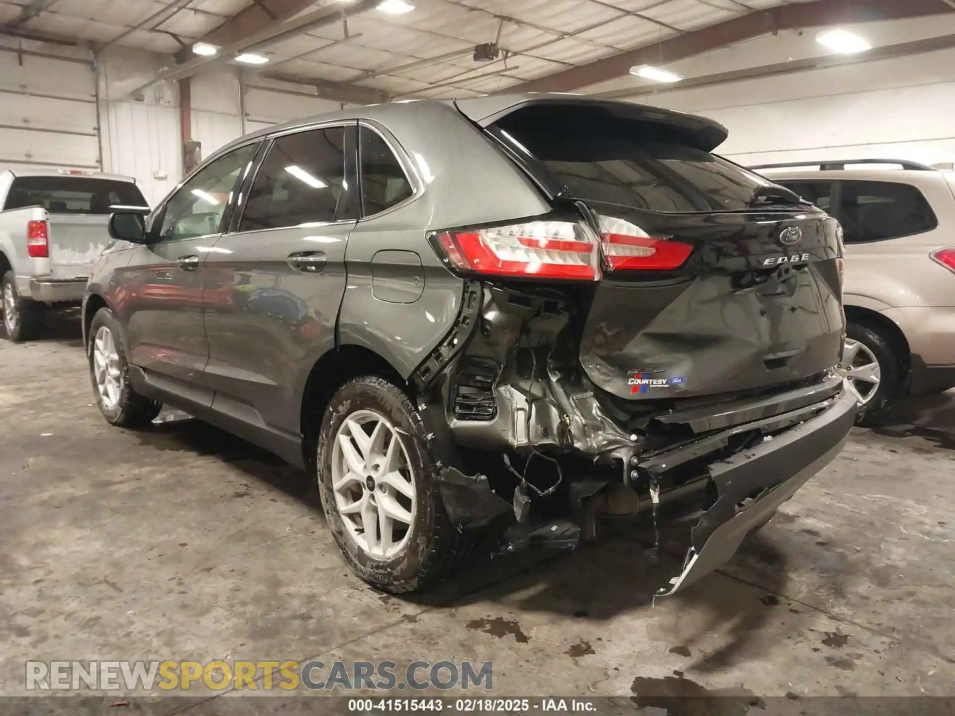 3 Photograph of a damaged car 2FMPK4J93RBA60469 FORD EDGE 2024