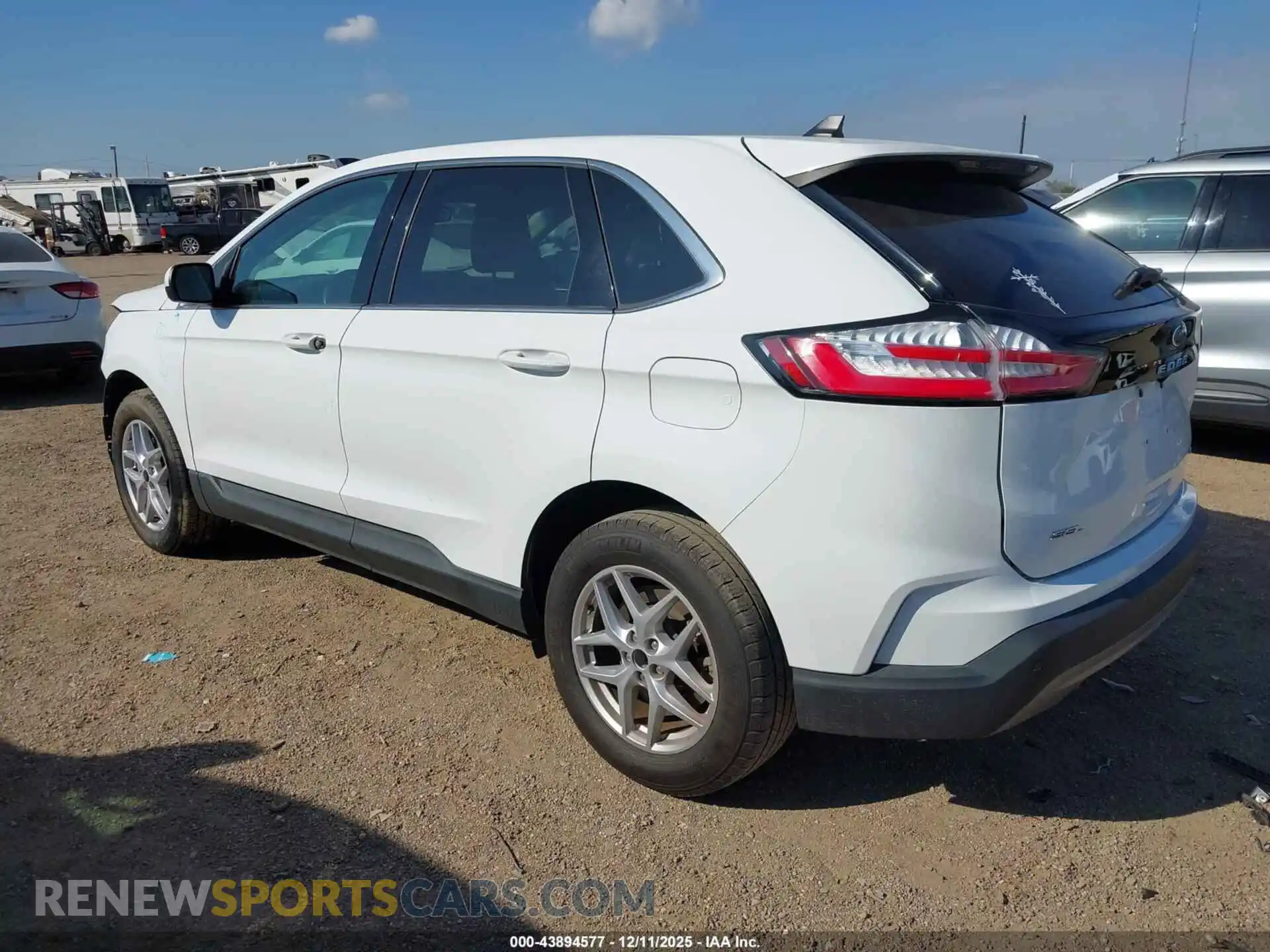3 Photograph of a damaged car 2FMPK4J94RBA99636 FORD EDGE 2024