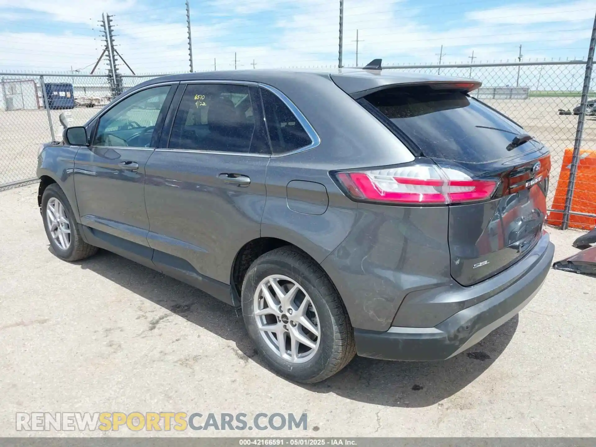 3 Photograph of a damaged car 2FMPK4J95RBA79749 FORD EDGE 2024