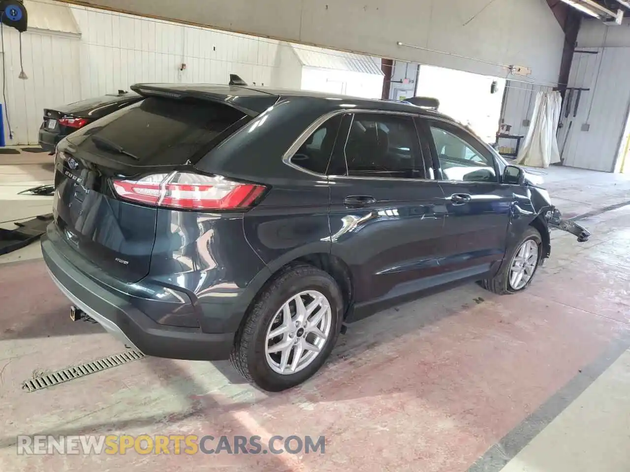 3 Photograph of a damaged car 2FMPK4J96RBA33198 FORD EDGE 2024