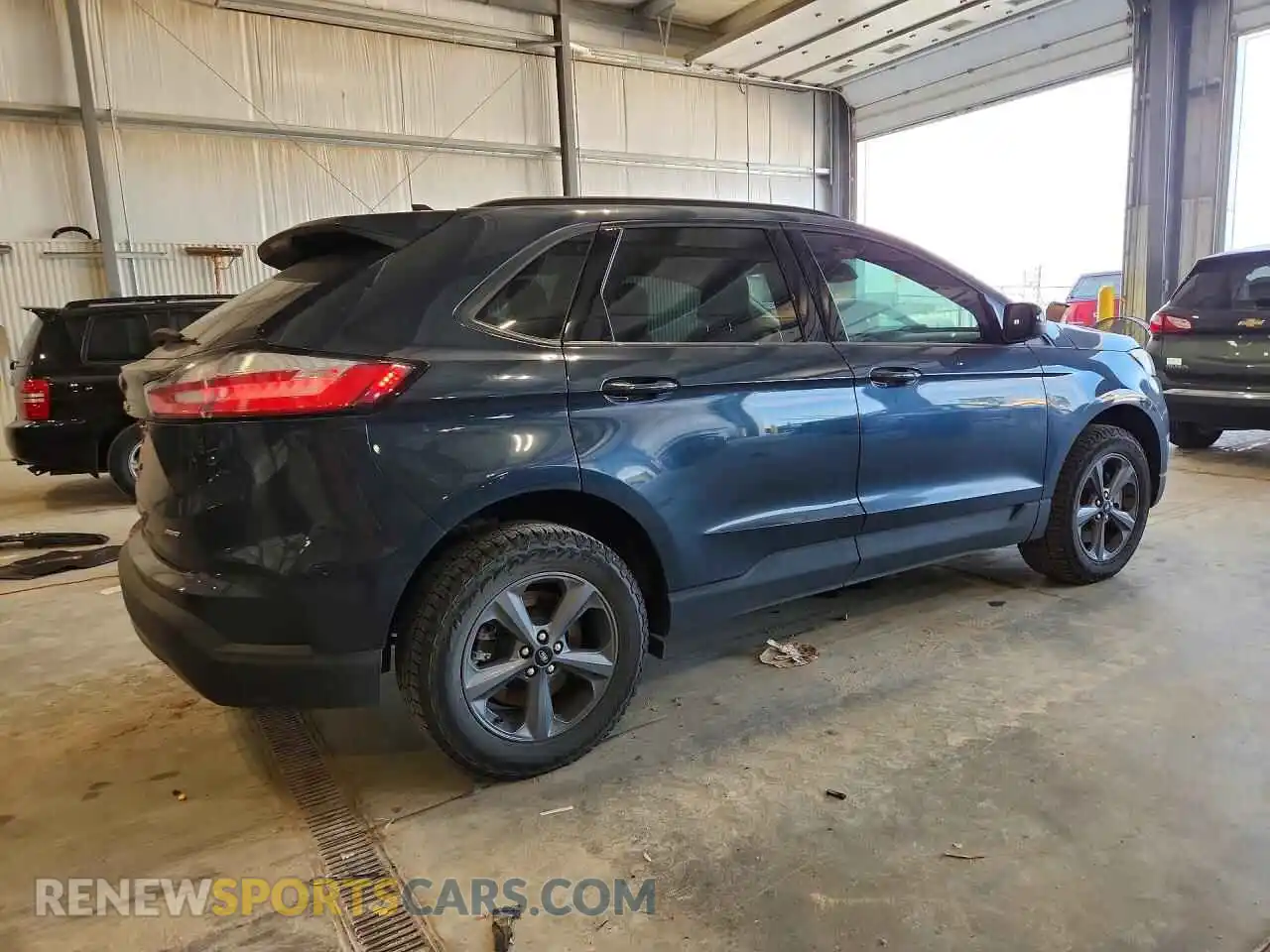 3 Photograph of a damaged car 2FMPK4J97RBA00615 FORD EDGE 2024